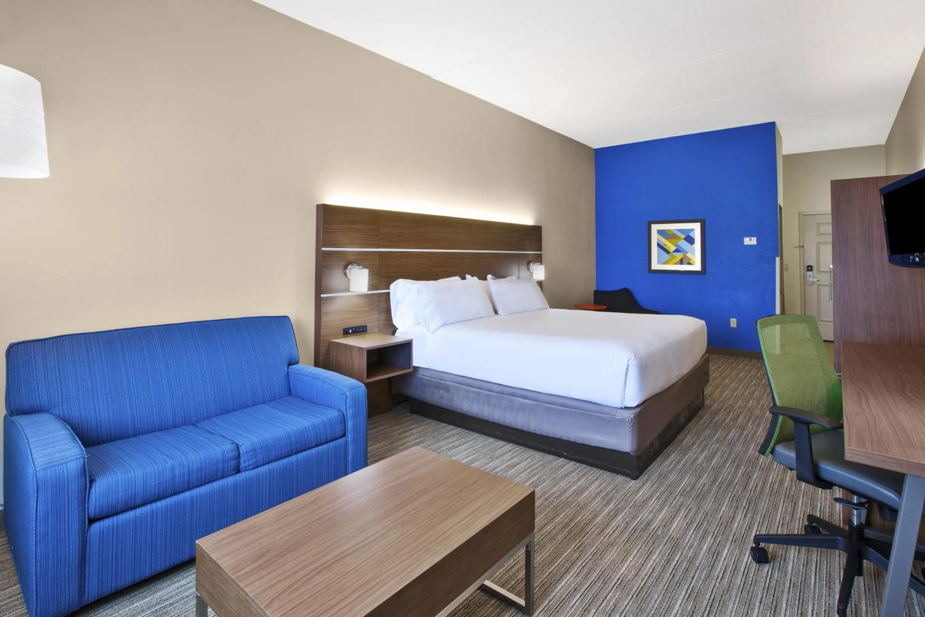 Double Suite - Mobility Access Tub/Non-Smoking in Holiday Inn Express & Suites Alcoa Knoxville Airport by IHG