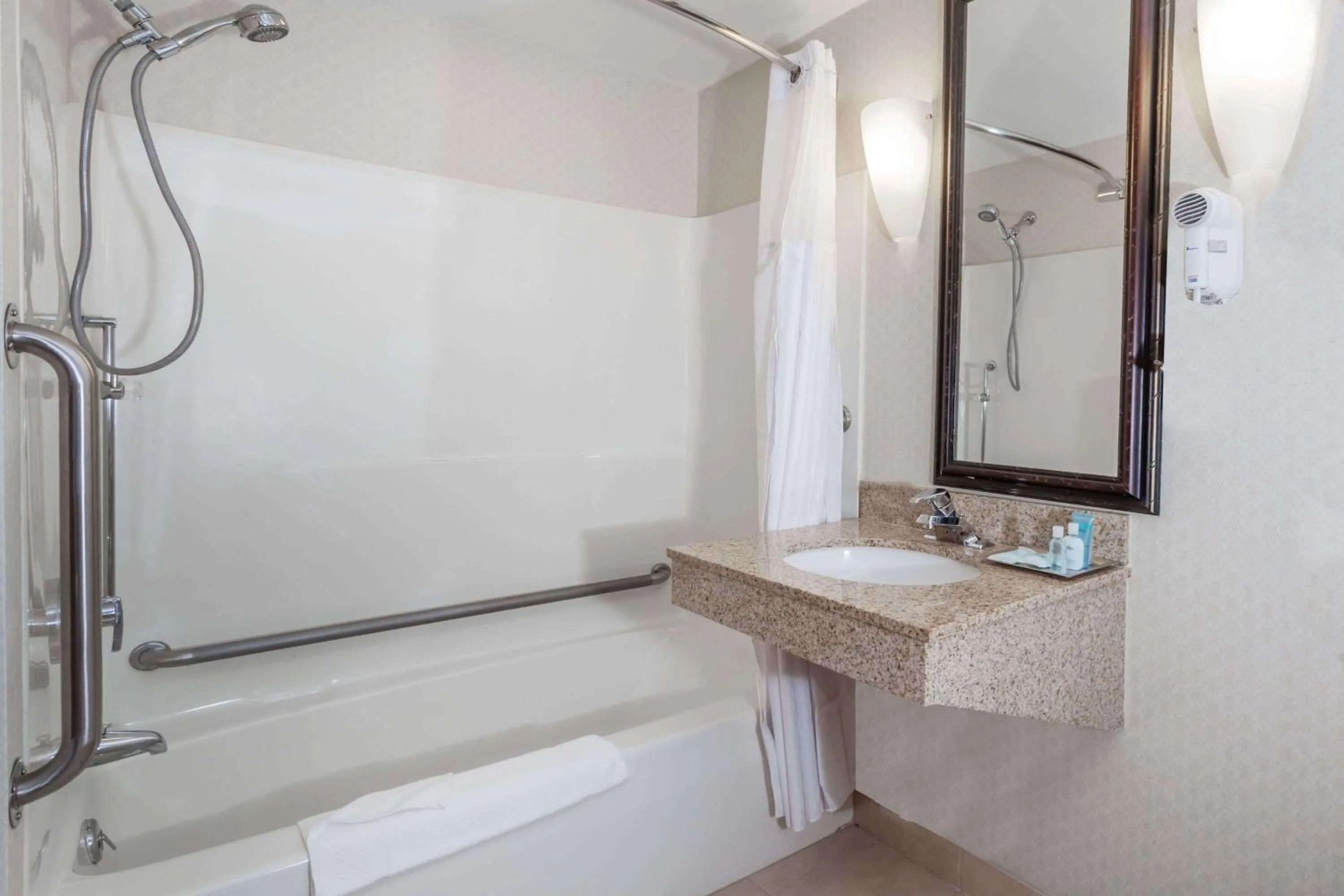 King Room - Mobility Access/Non-Smoking in Wyndham Southbury