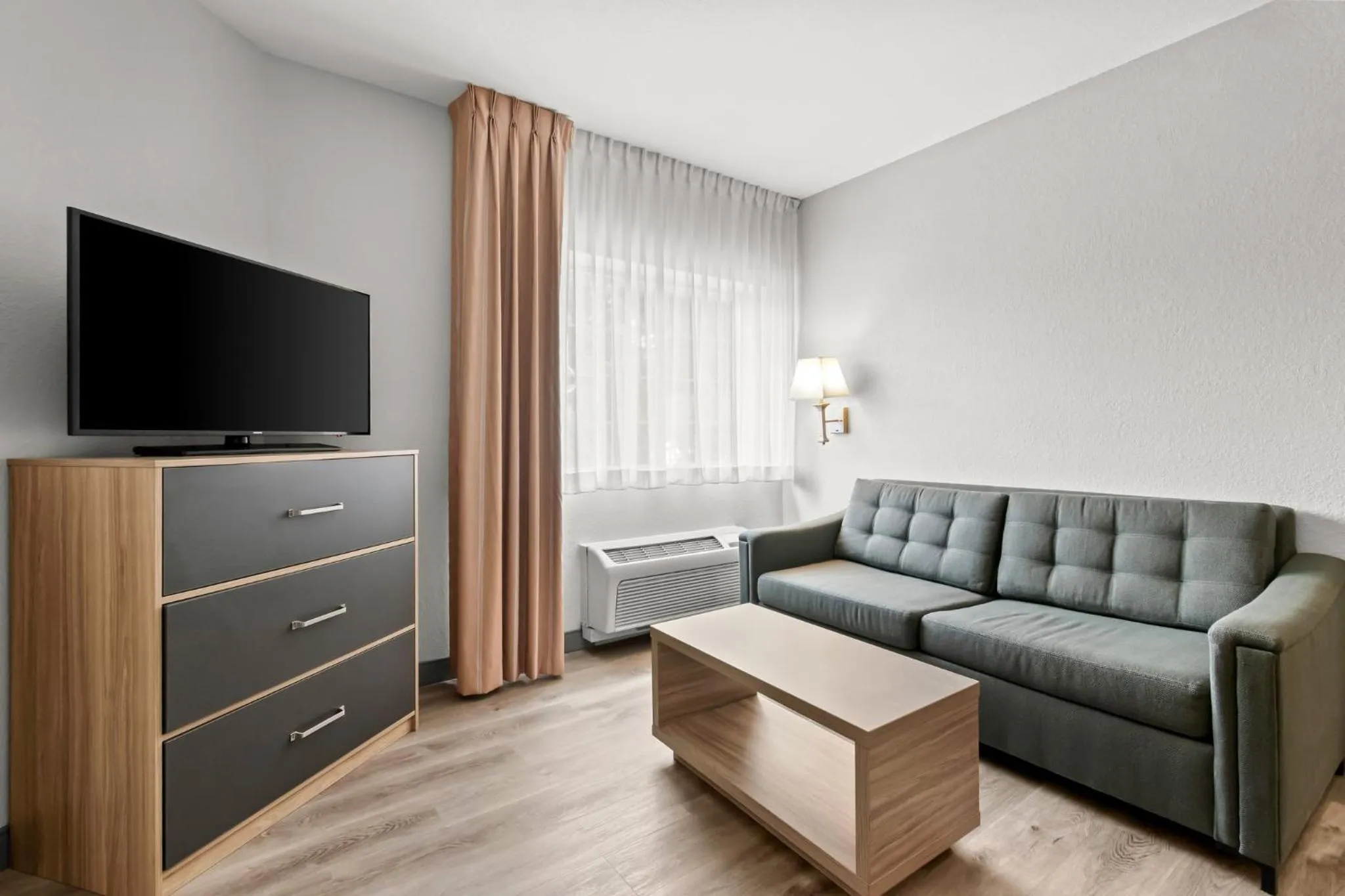 One-Bedroom King Suite in Candlewood Suites Hazleton by IHG