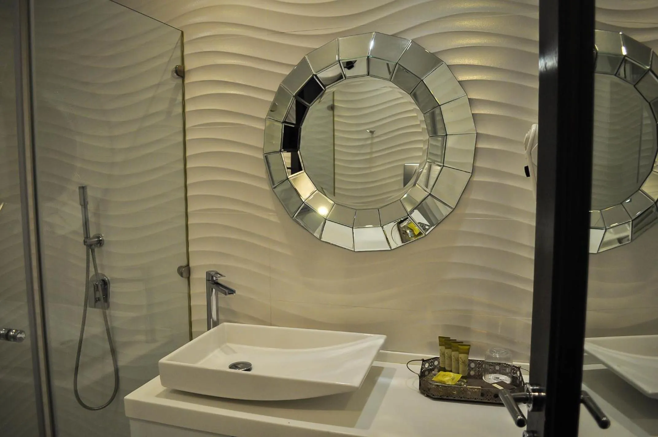 Suite with Spa Bath in Andromeda Hotel Thessaloniki