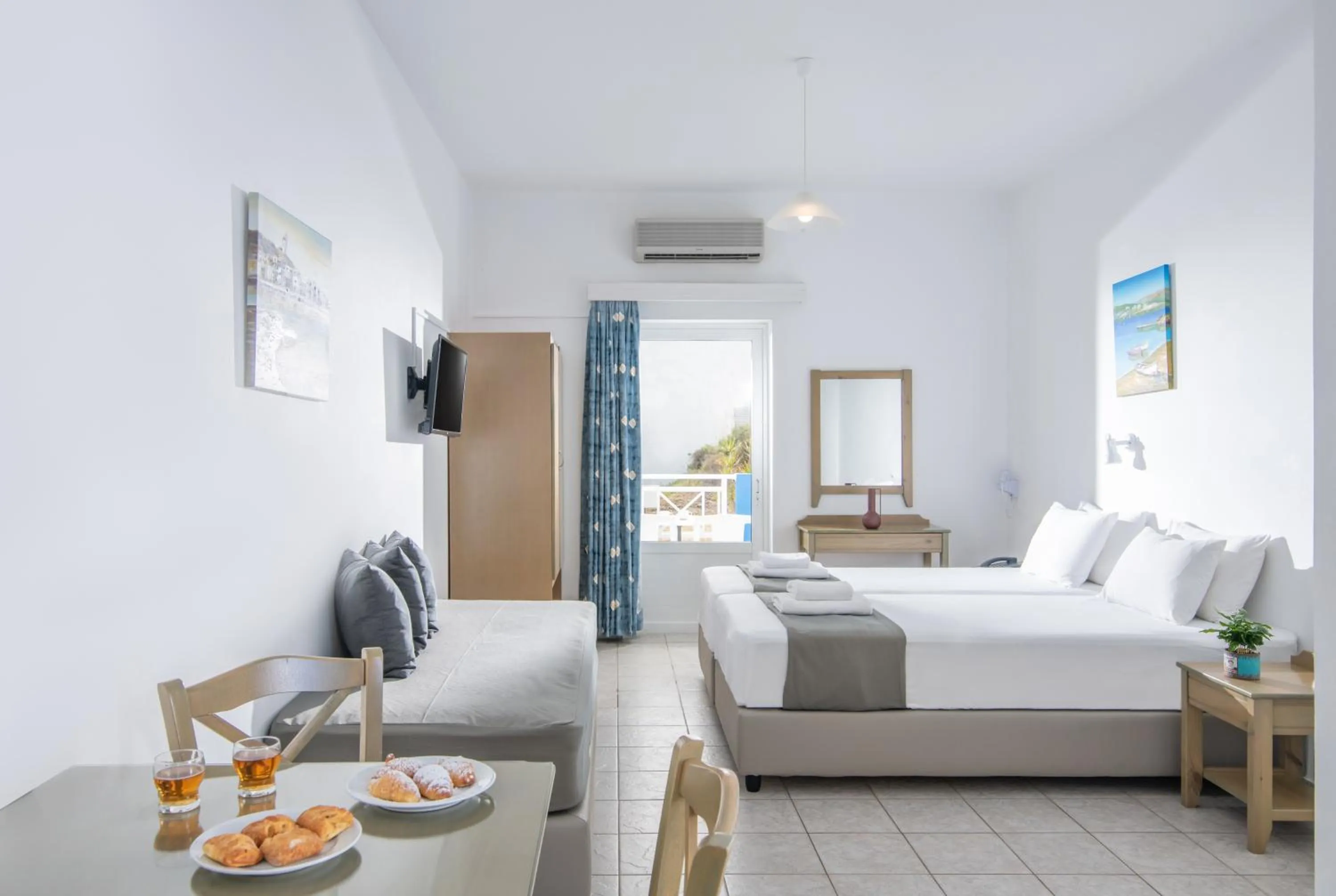 Standard Triple Room in Belvedere Village