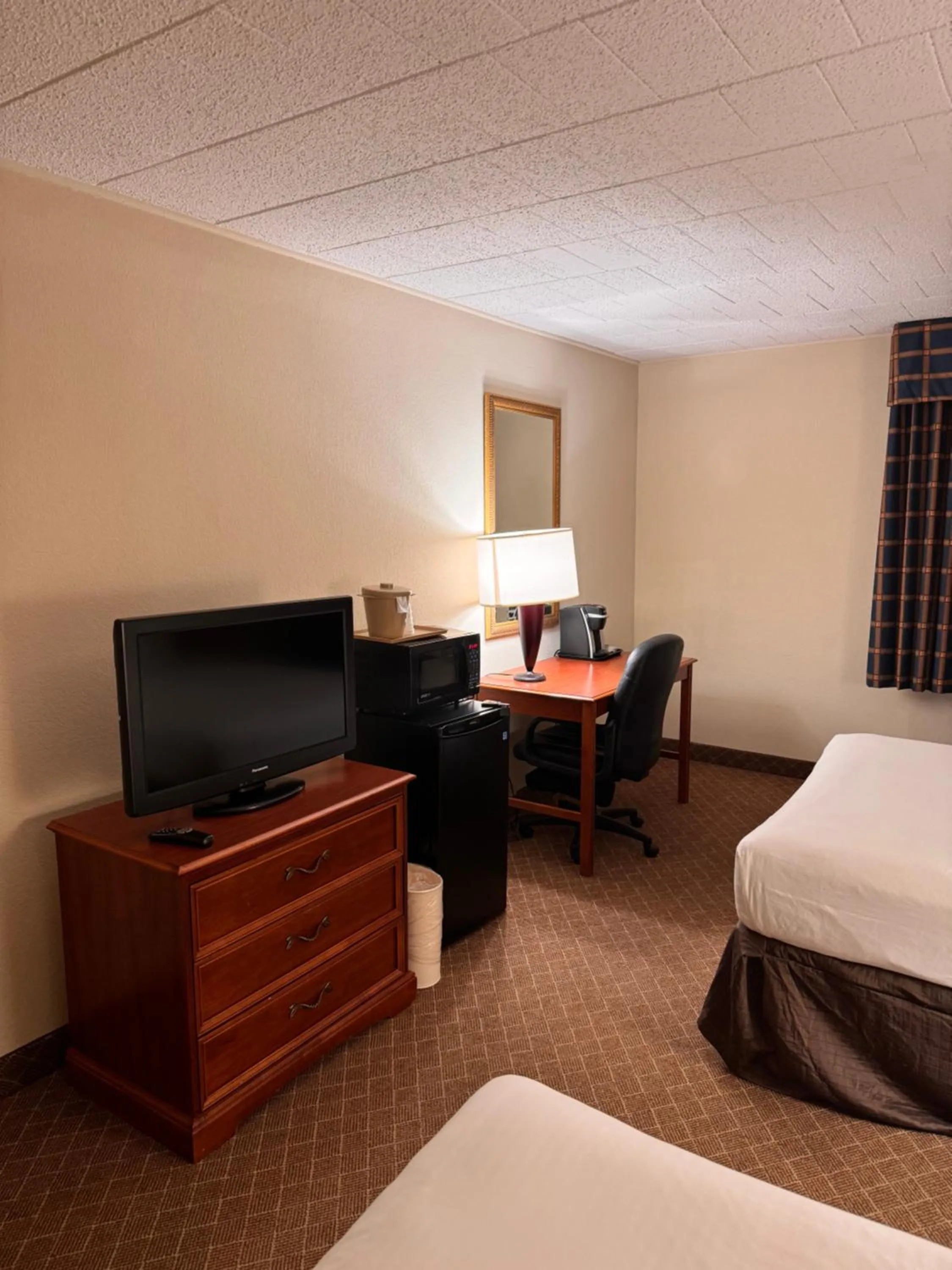Double Room with Two Double Beds - Non Smoking in Clarion Inn Frederick Event Center