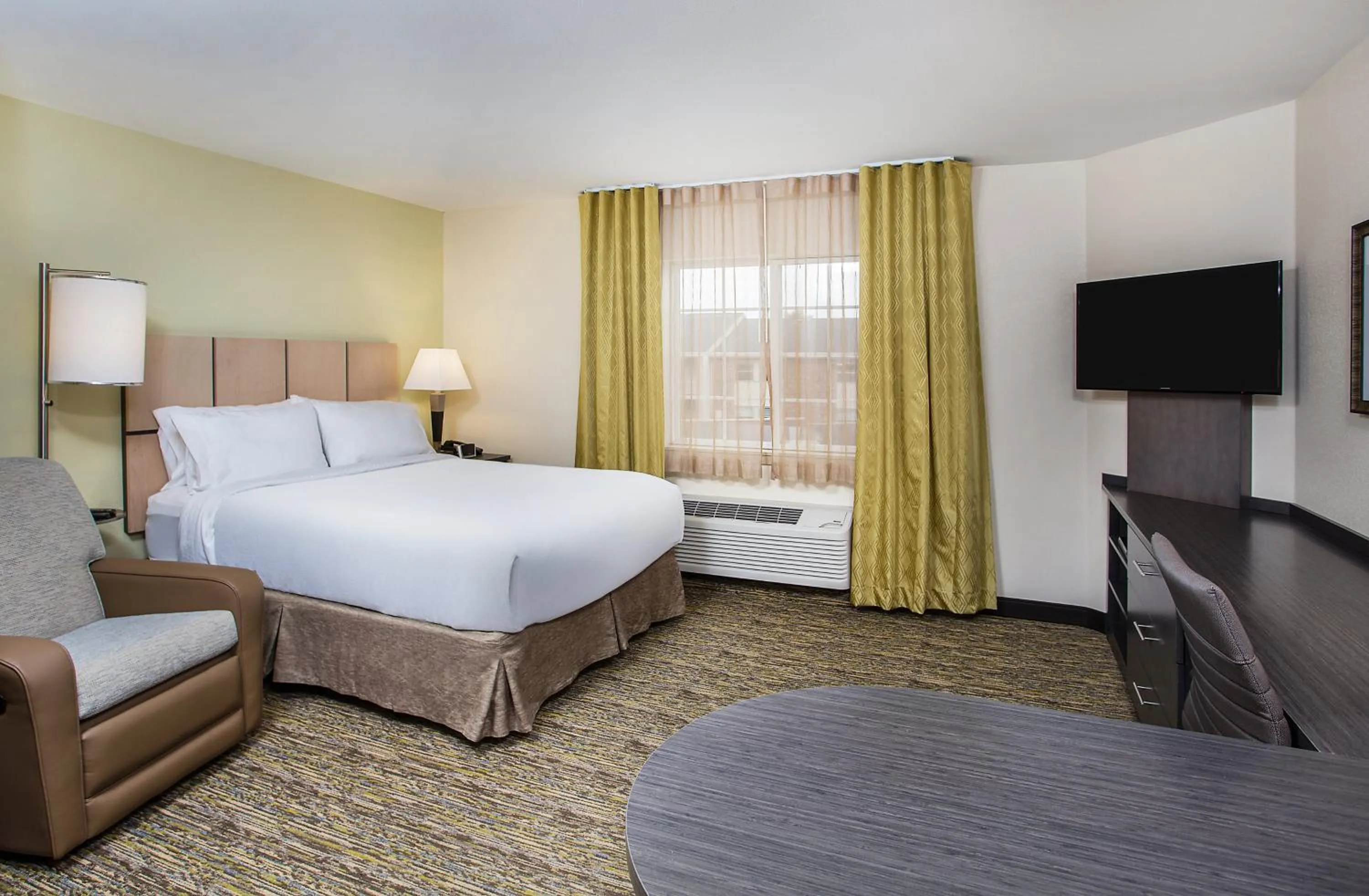Queen Room - Mobility/Hearing Access - Non-Smoking  in Candlewood Suites Bowling Green by IHG