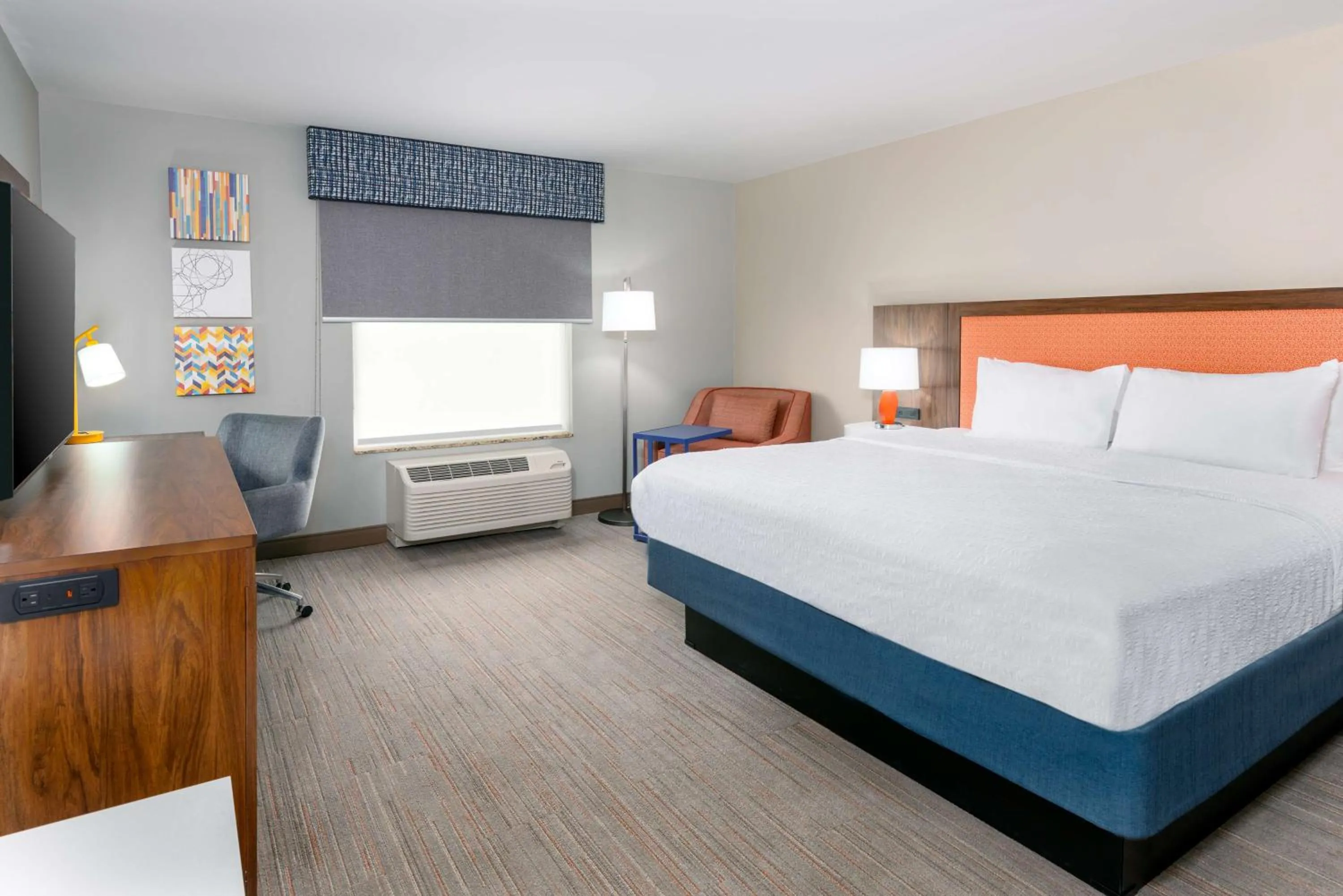 King Room - Hearing Access/Non-Smoking in Hampton Inn & Suites Murfreesboro