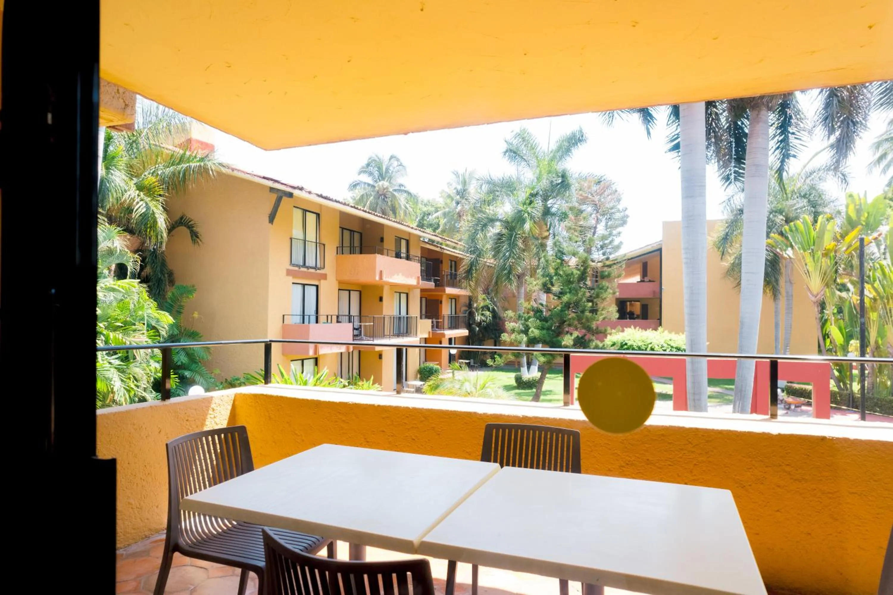Standard Double Room with Two Double Beds and Garden View in Holiday Inn Resort Ixtapa All-Inclusive by IHG