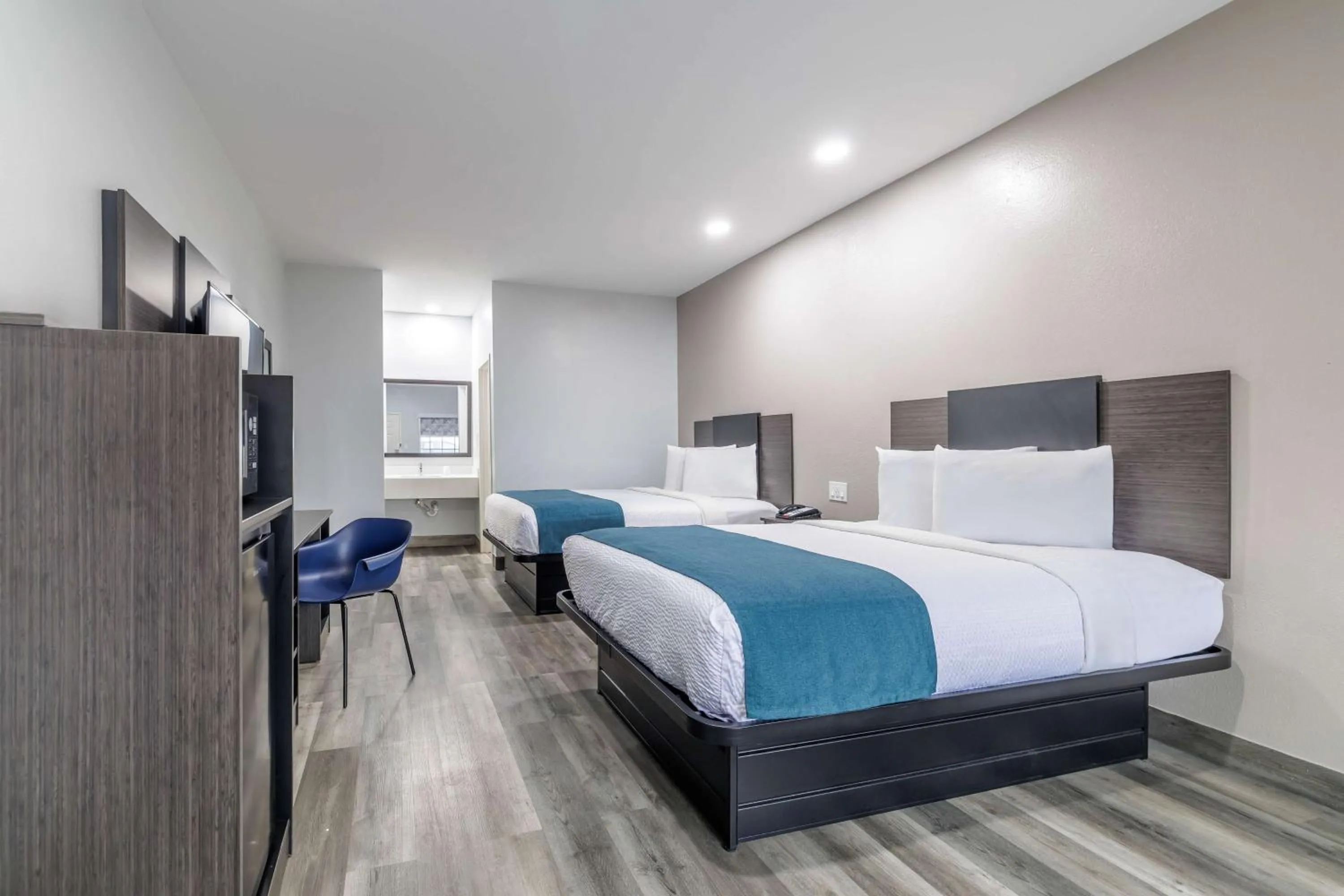 Deluxe Queen Room with Two Queen Beds - Non-Smoking in Motel 6-Brenham, TX