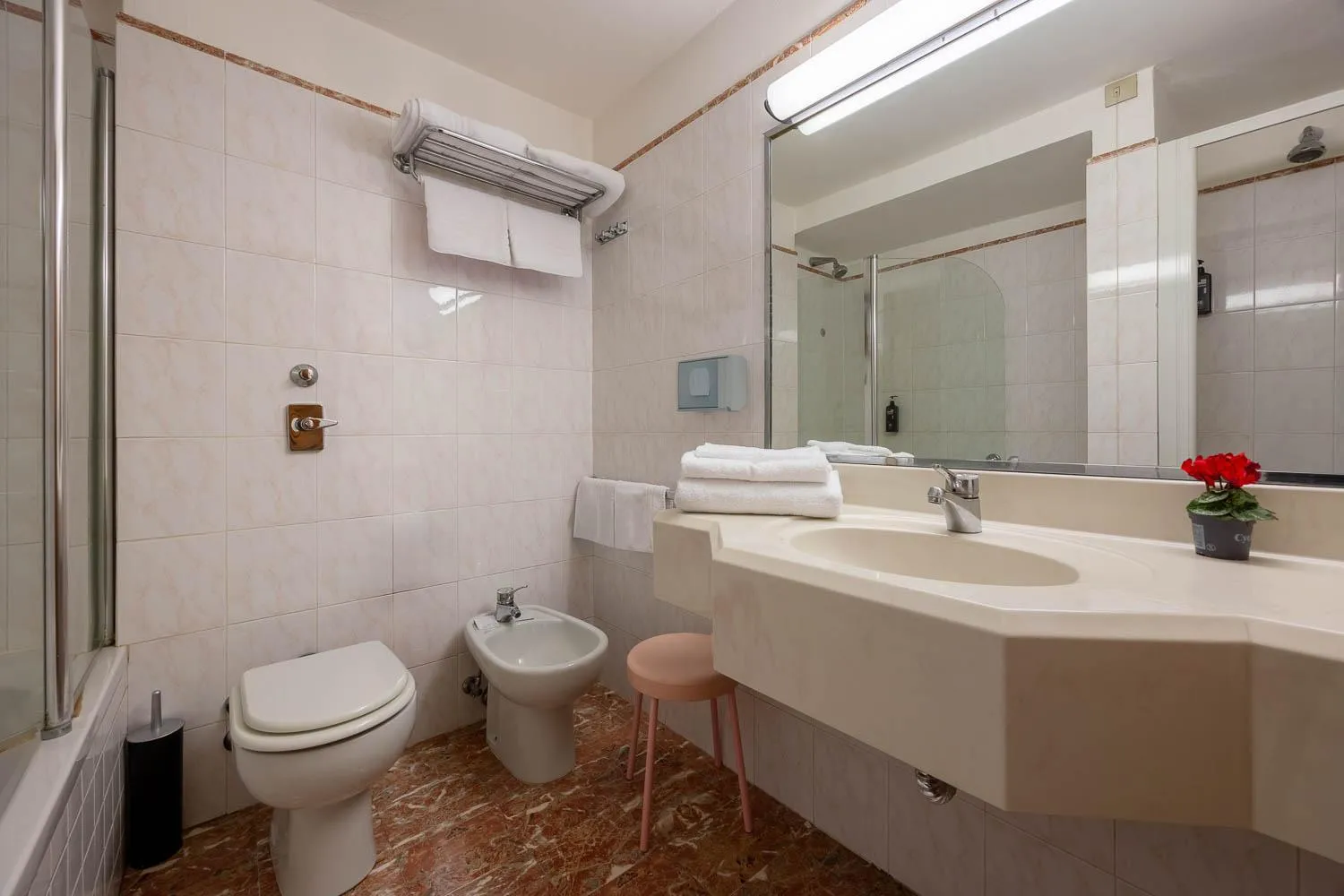 Superior Twin Room in iH Hotels Milano Eur - Trezzano sul Naviglio