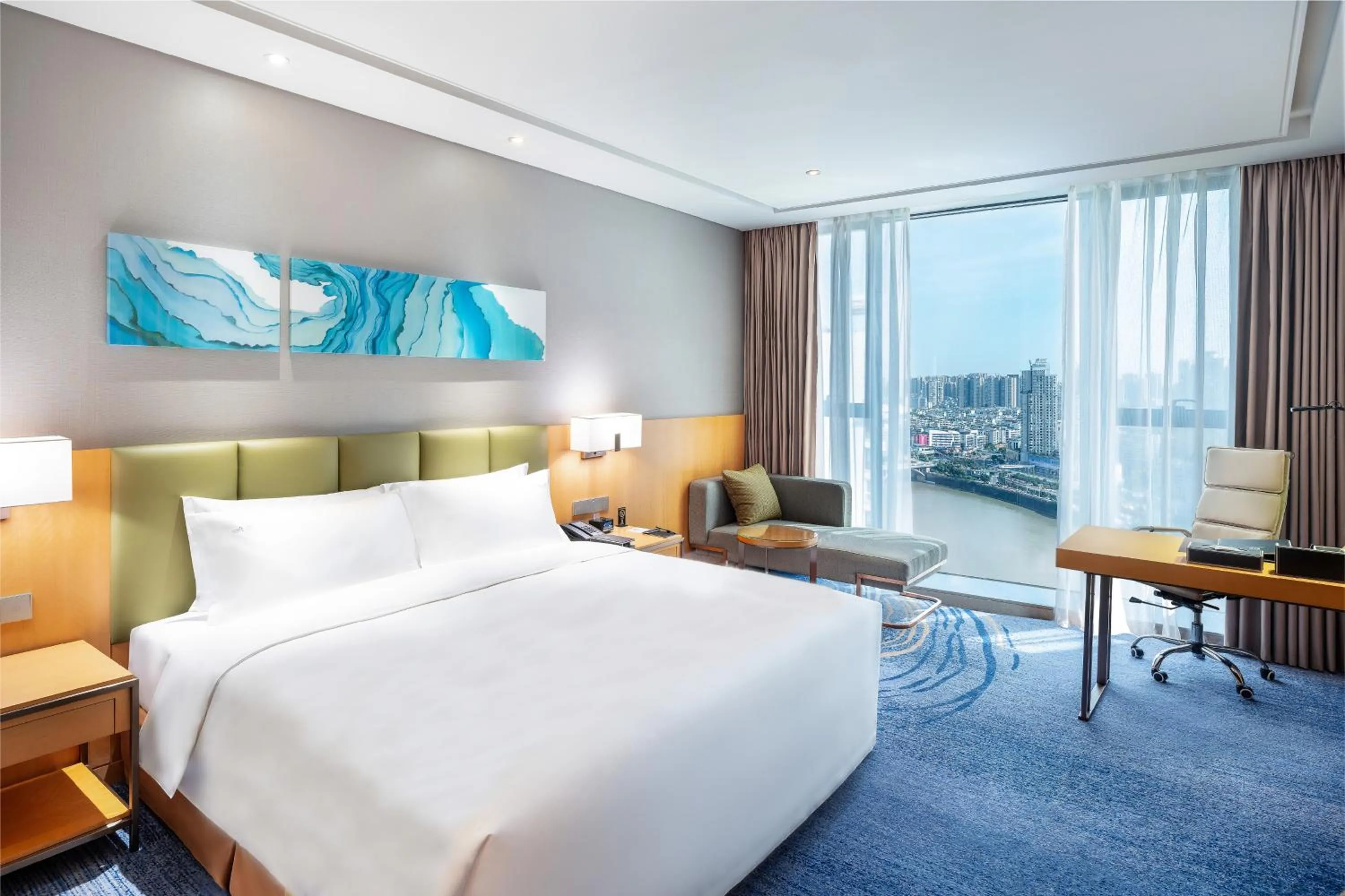 Standard King Room with River View in Holiday Inn Neijiang Riverside by IHG