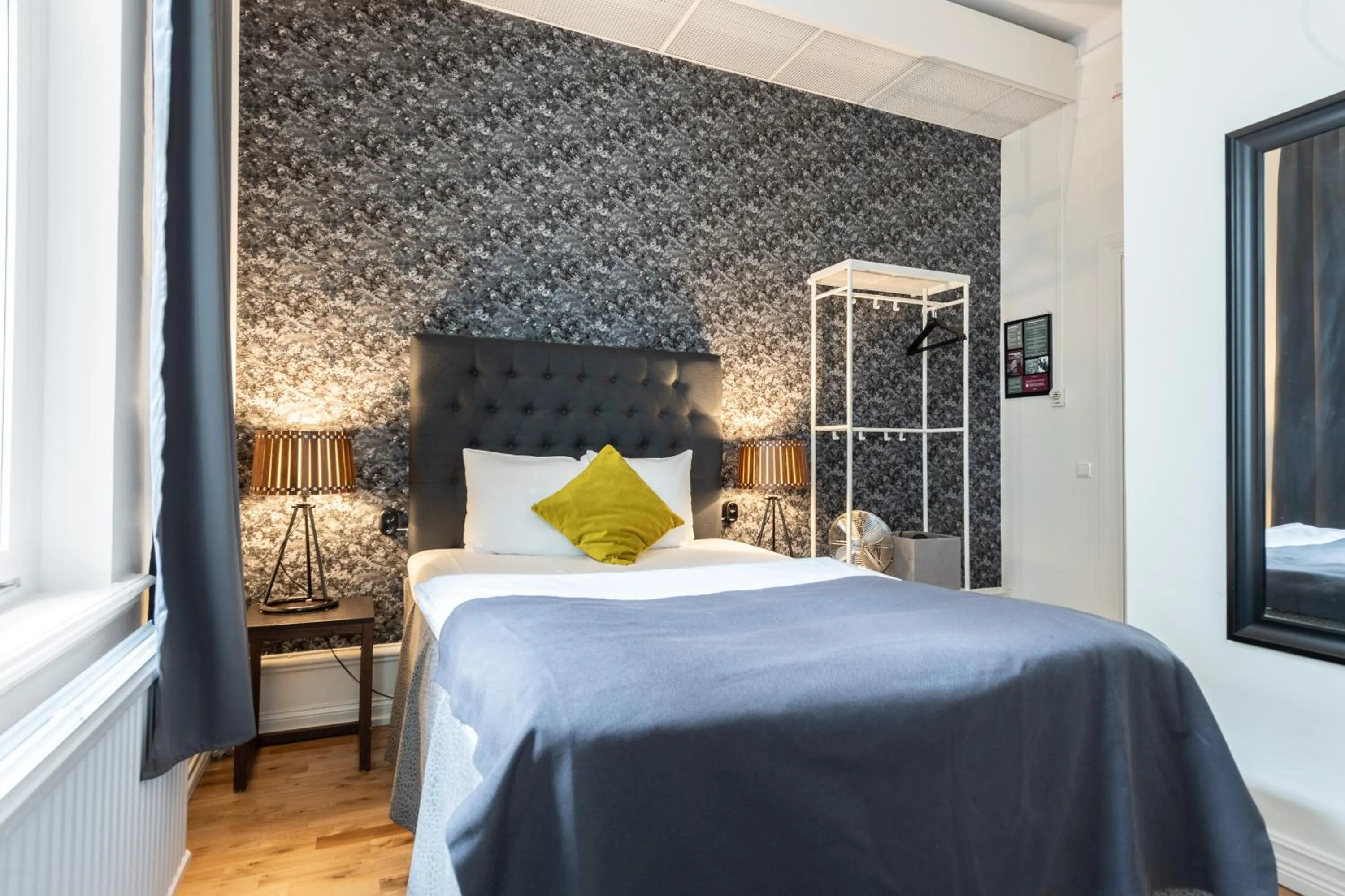 Compact Double	  in Home Hotel Plaza