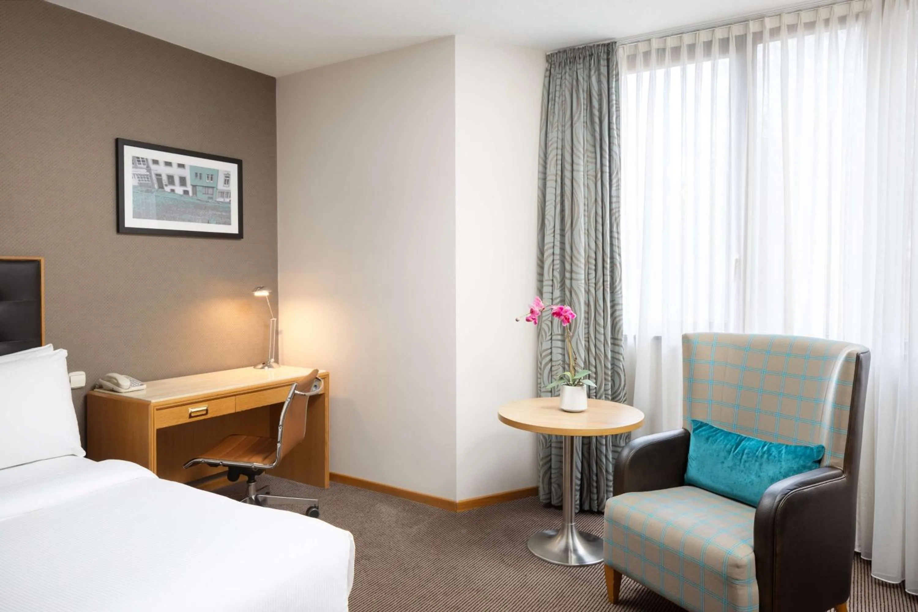 Superior Queen Room in DoubleTree by Hilton Luxembourg