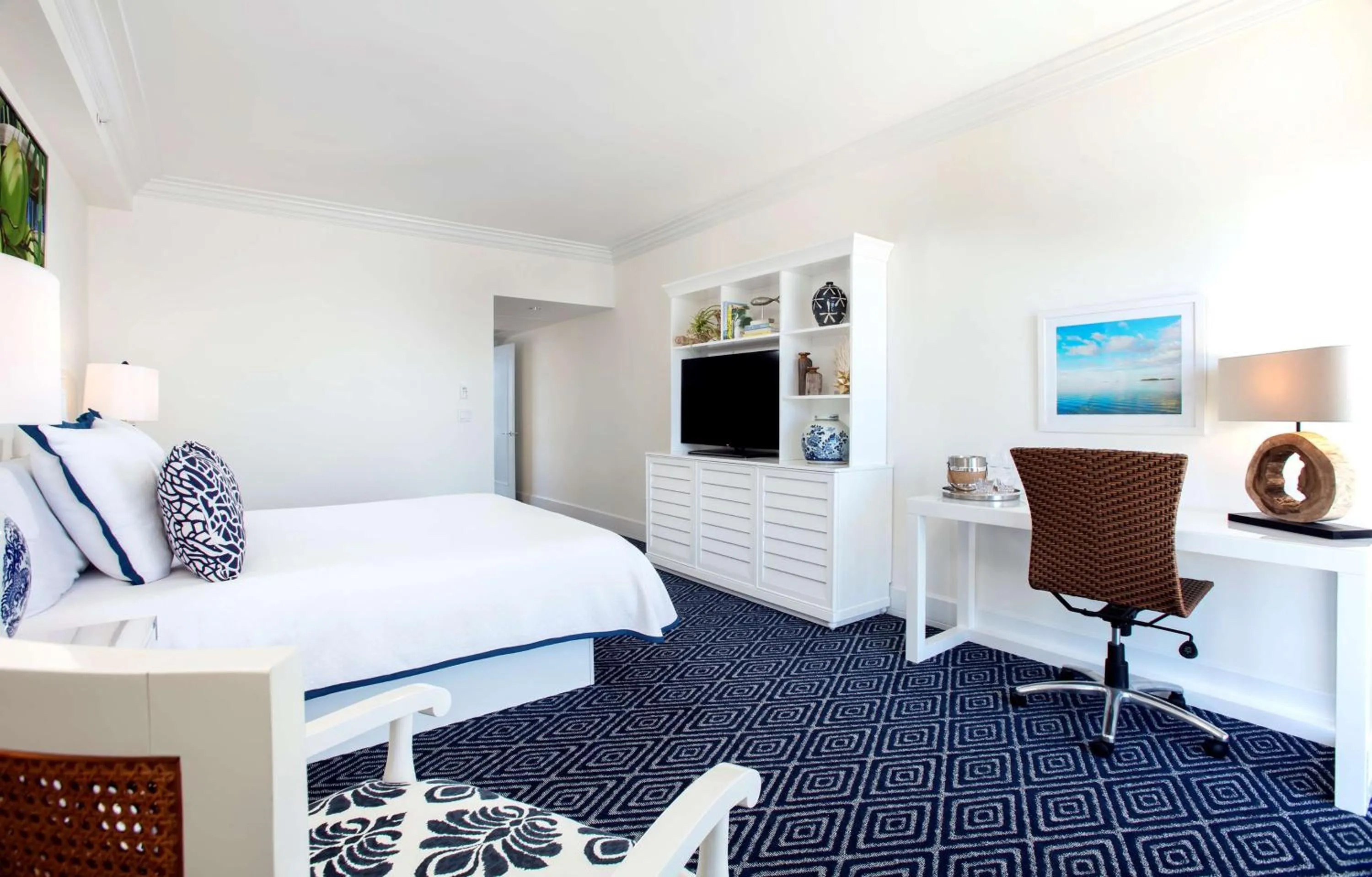 King Room with Partial Ocean View and Balcony in Oceans Edge Key West