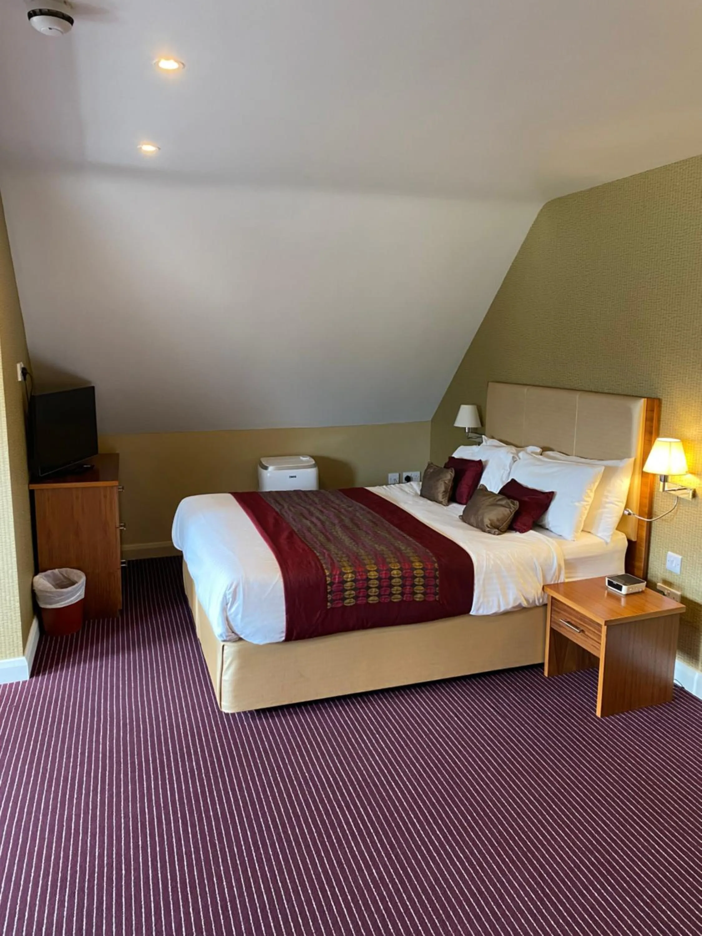 Deluxe Family Room in 315 Bar & Restaurant