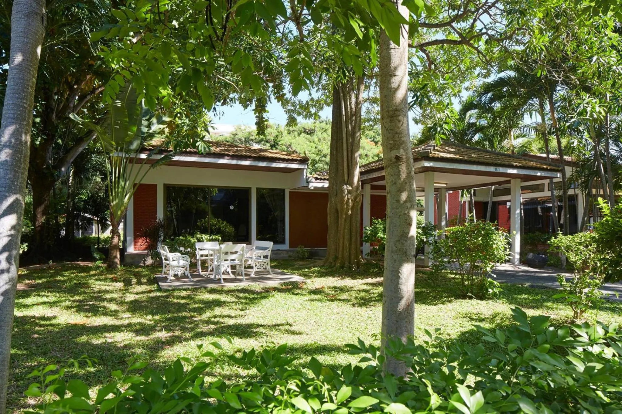 Deluxe Bungalow with Garden View in Villa Navin