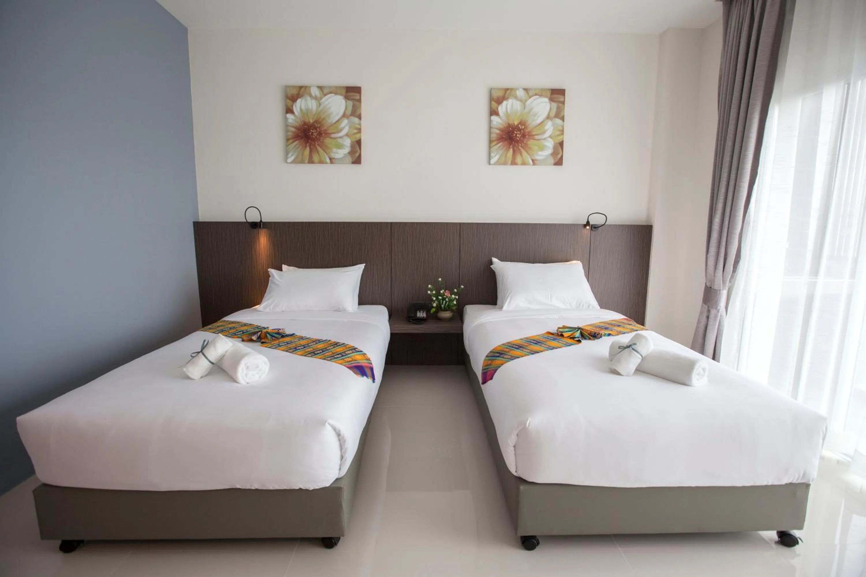 Standard Twin Room in The Elysium Residence - SHA Extra Plus