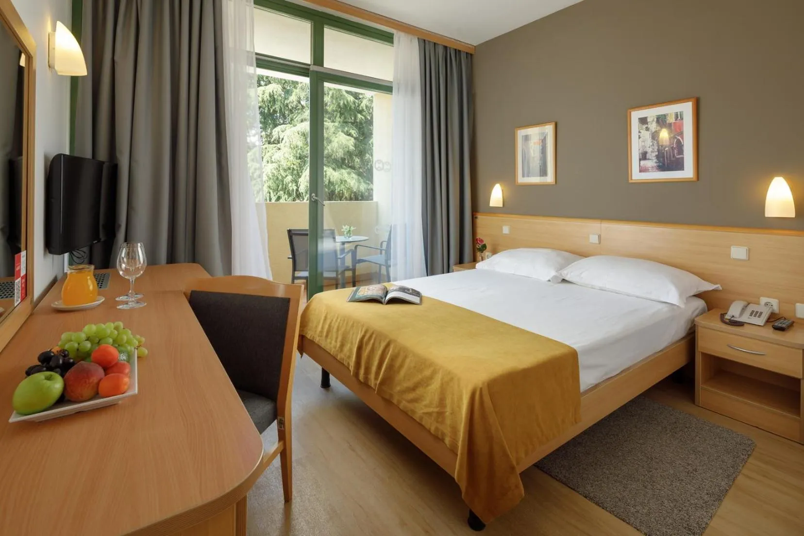 Superior Room with Balcony - Park Side in Hotel Aurora Plava Laguna