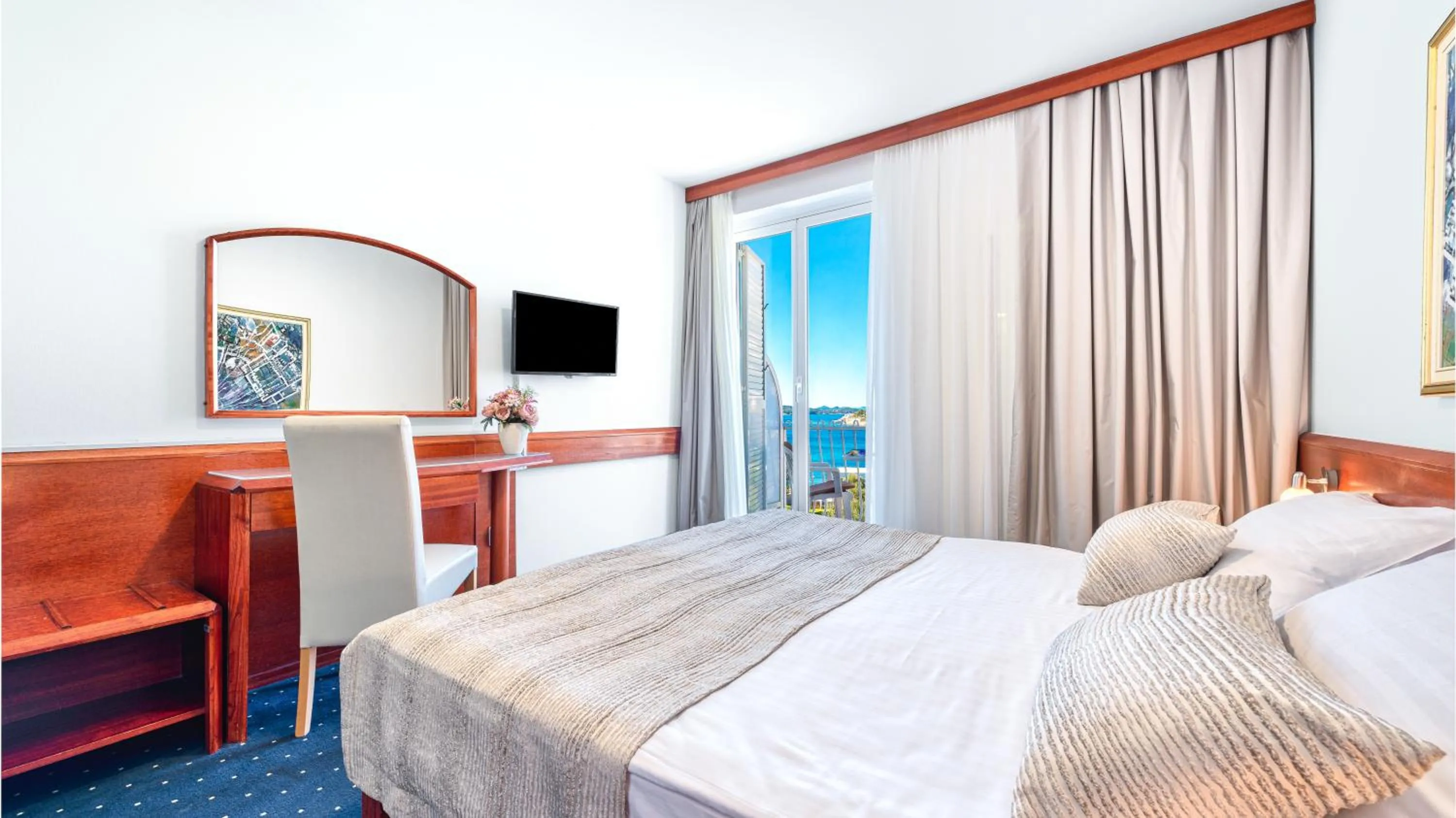 Double/Twin Room with Balcony and Sea View in Hotel Komodor
