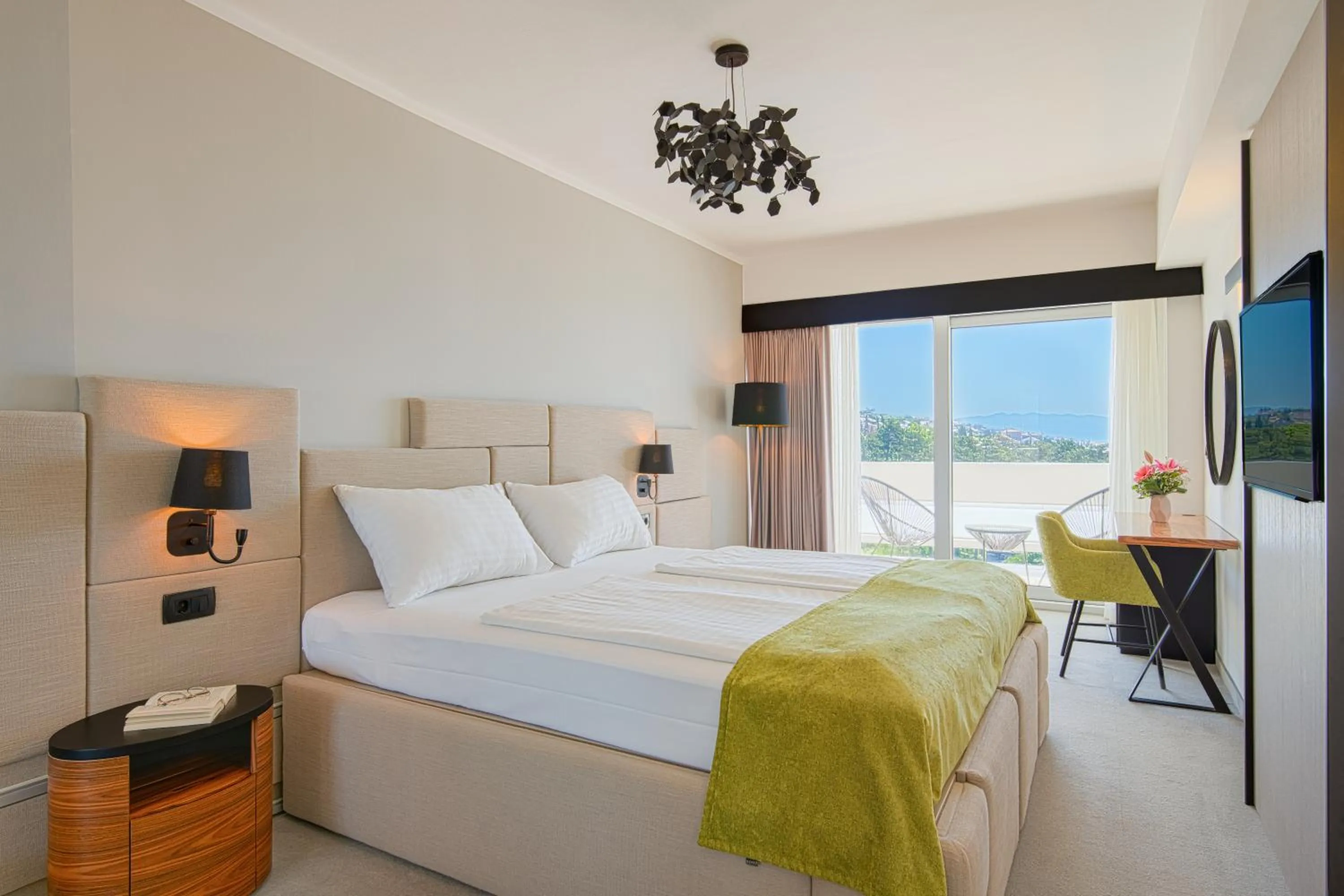 Superior Double Room with 2 Extra pull-out Beds, Sea Side View and Balcony in Hotel Omorika