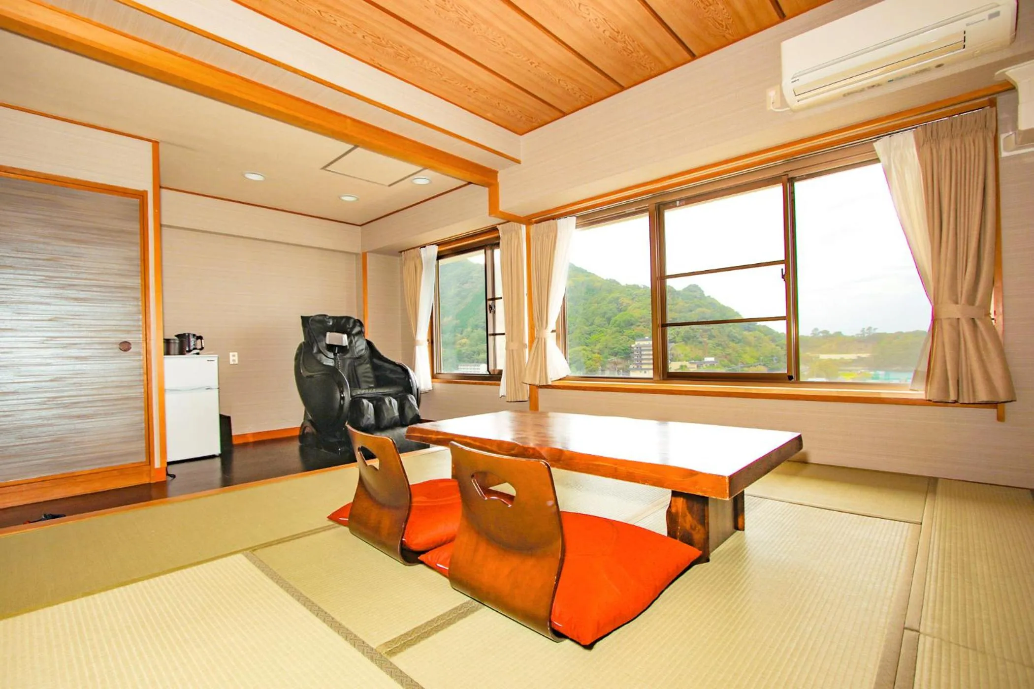 Superior Japanese-Western-Style-Room(Sea Side)(Top Floor) - single occupancy - Indoor Bath - Non-Smoking in Ooedo Onsen Monogatari Toi Marine Hotel