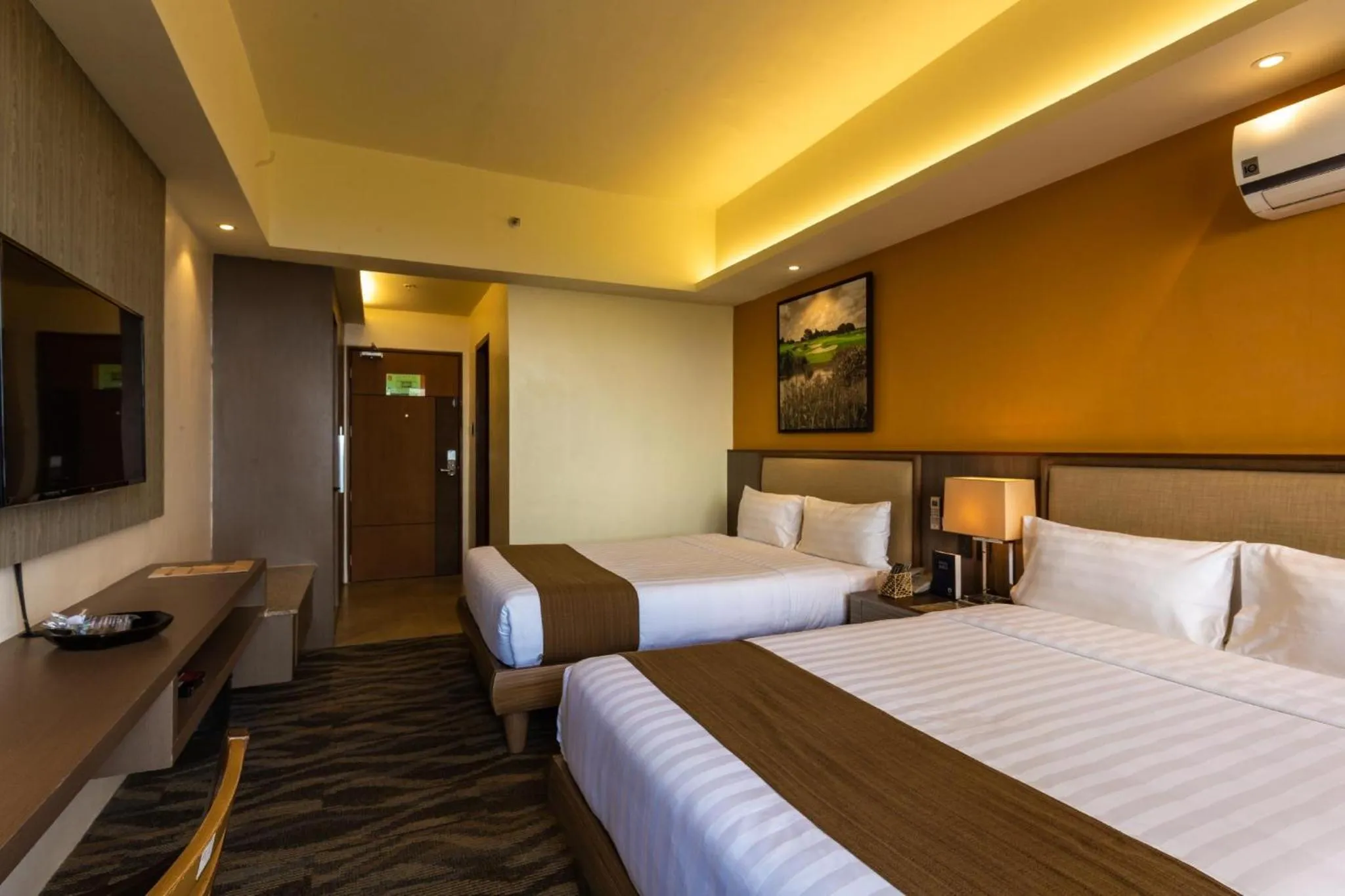 Premier Deluxe Double with Mountain View in Splendido Tagaytay Hotel and Country Club