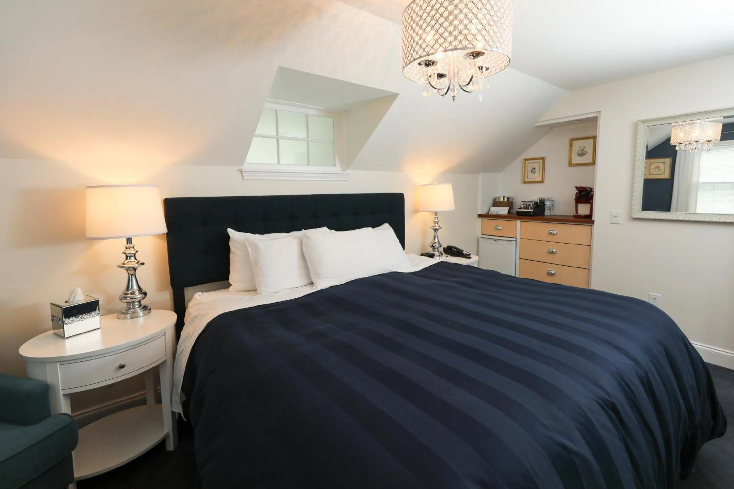 Hillside - Two Bedroom Suite in Inn at Taughannock Falls