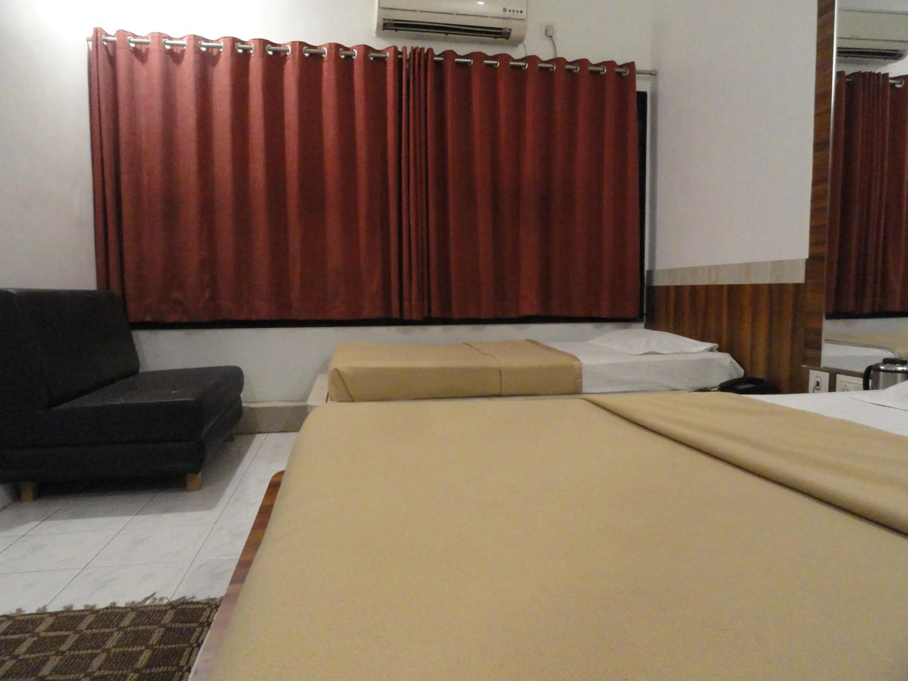 Economy Double Room in Hotel Raj