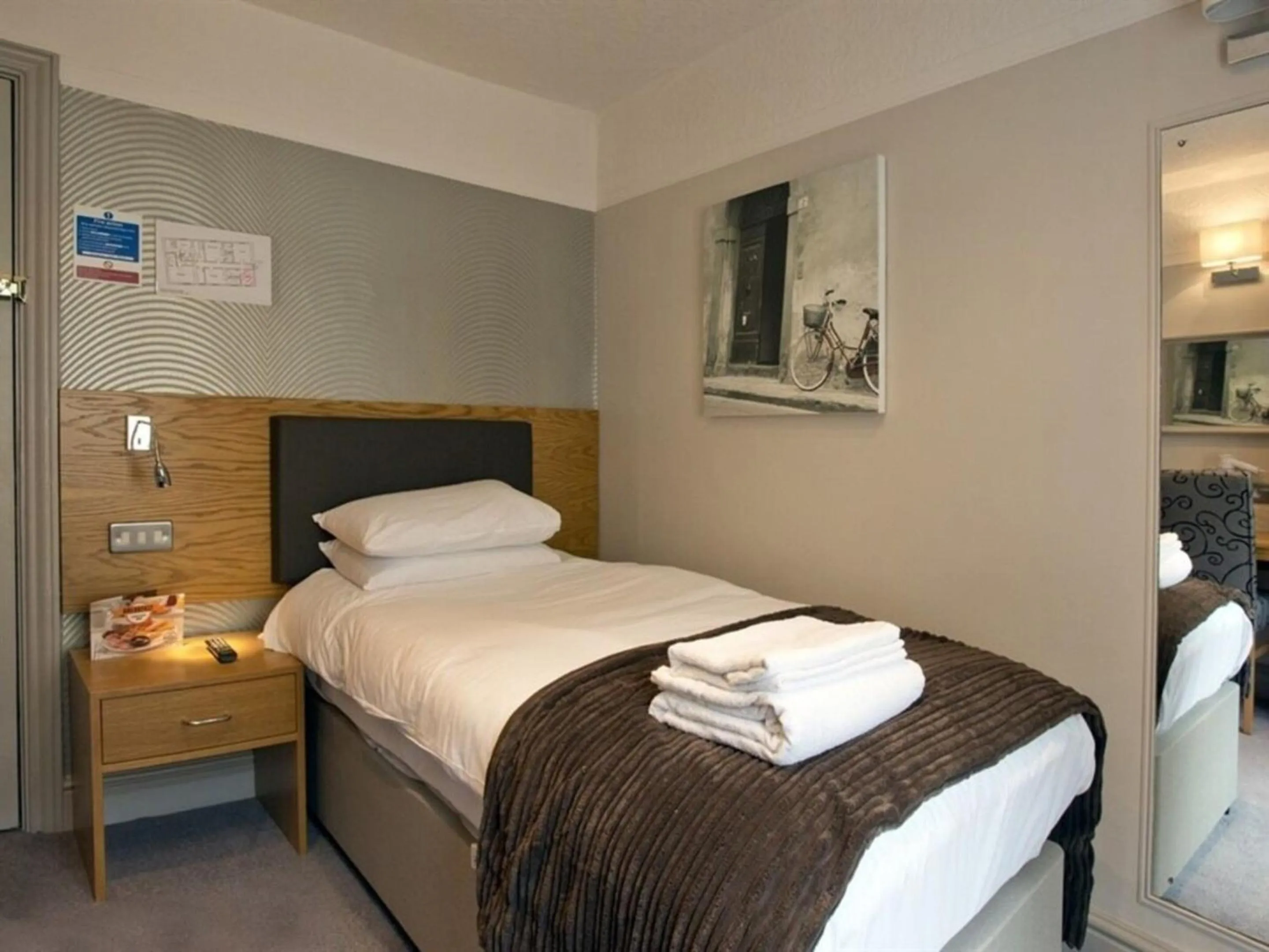 Standard Single Room in The Red Lion Hotel