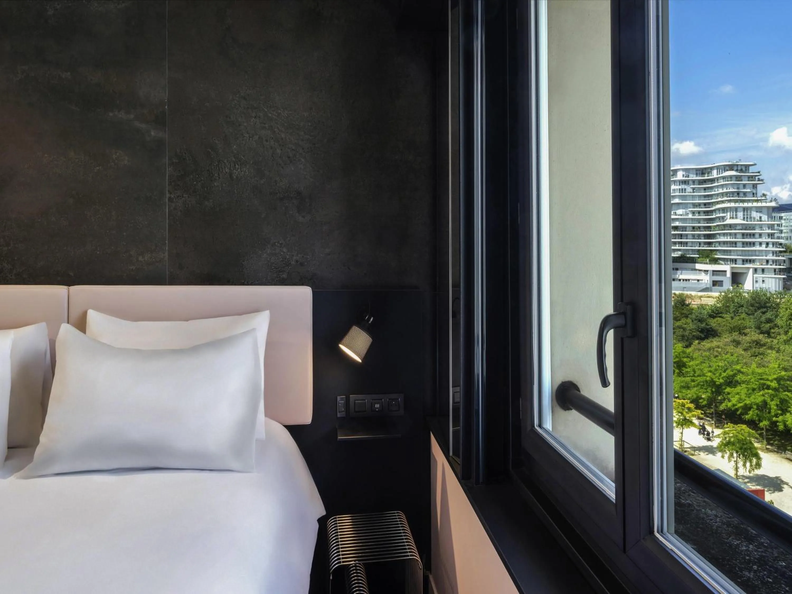 Comfort Double Room - Garden Side in TRIBE Paris Batignolles