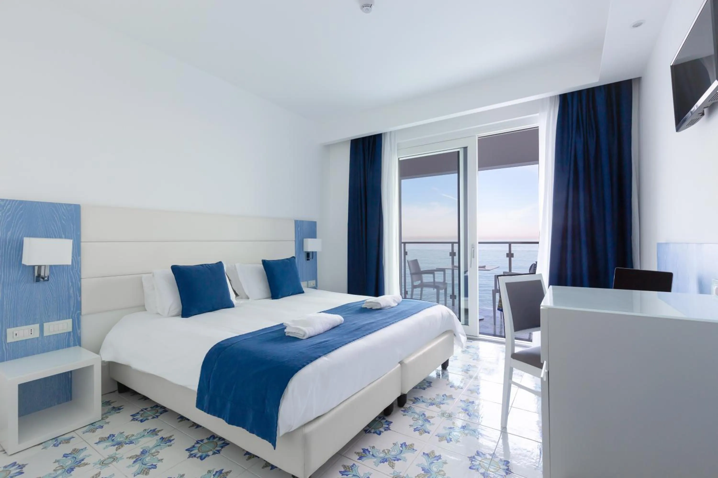 Superior Double or Twin Room with Sea View in Hotel Giosue' a mare Sorrento