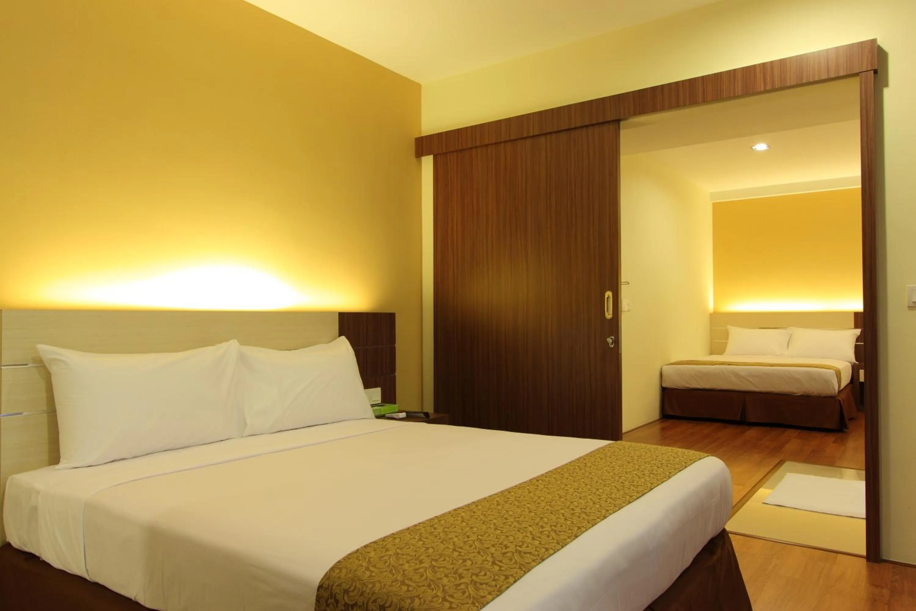 Executive Two Bedroom Suite  in Seasons View Hotel