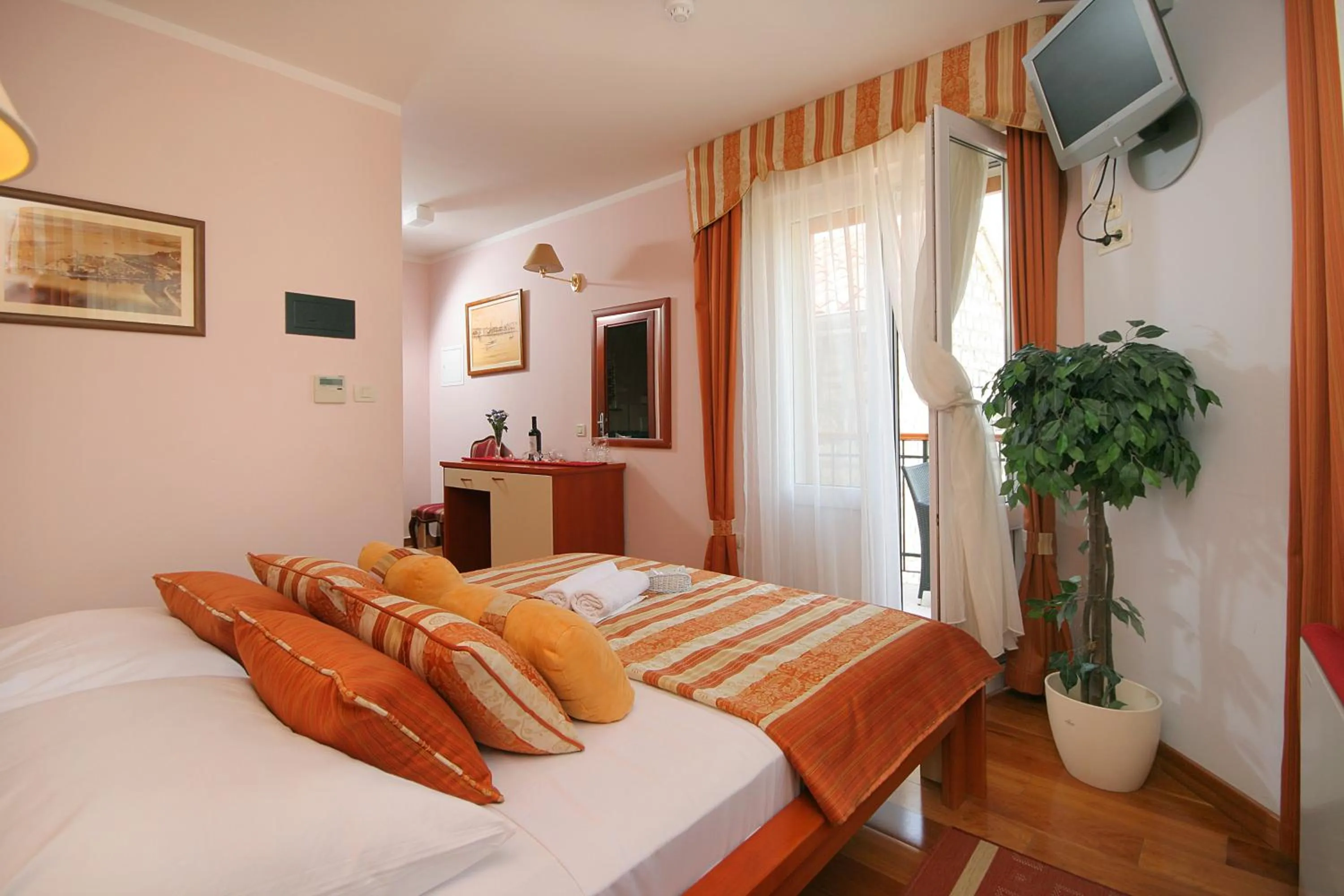 Double Room in Hotel Trogir