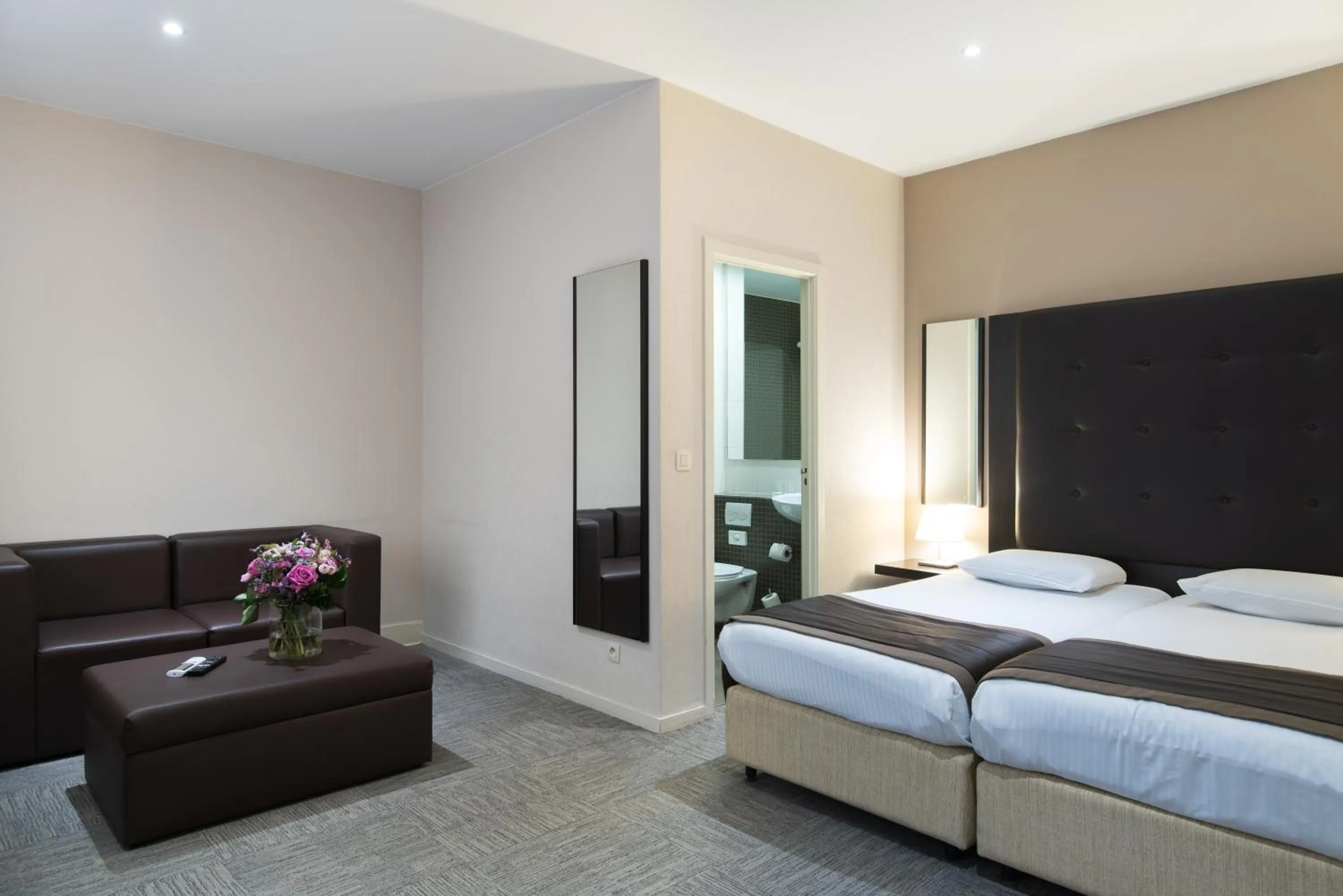 Business Twin Room in Hotel Chambord