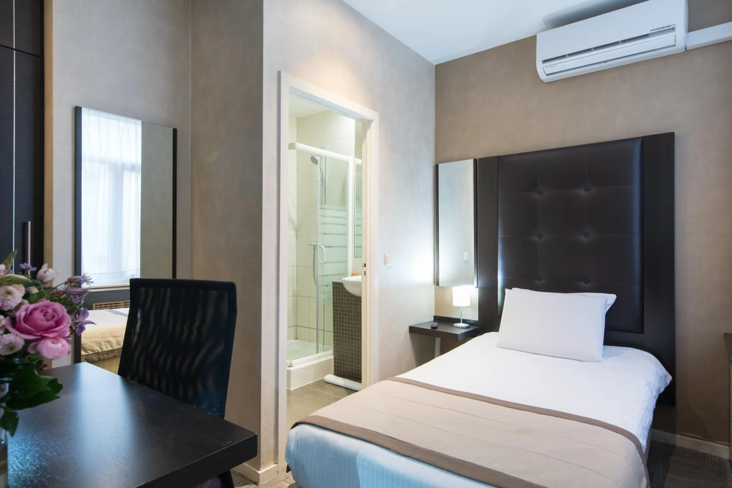 Small Single Room in Hotel Chambord