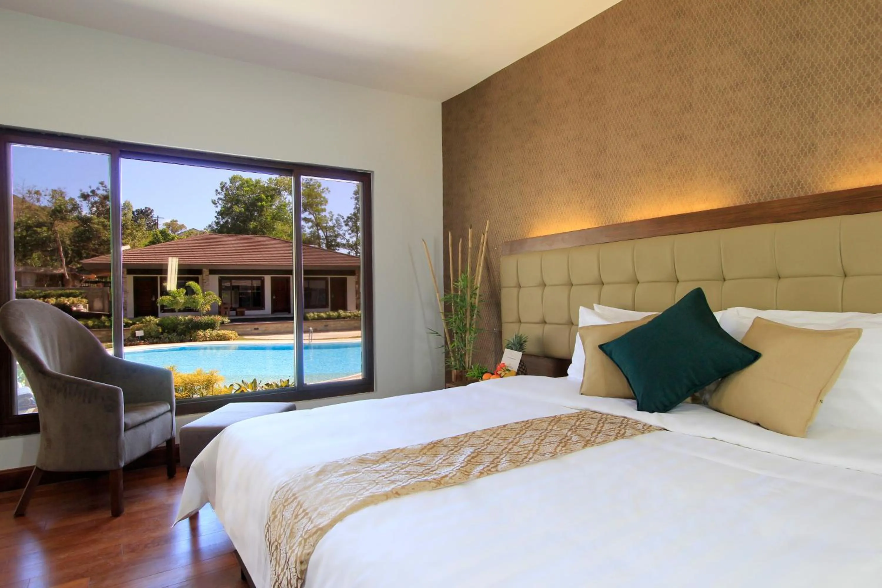 Suite with Pool View in Coron Soleil Garden Resort