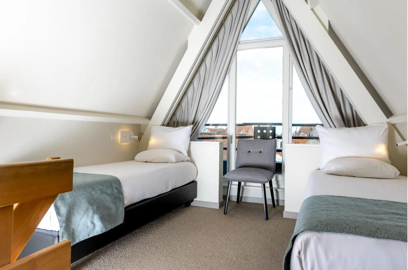 Comfort Twin Room with Bath in Martin's Brugge