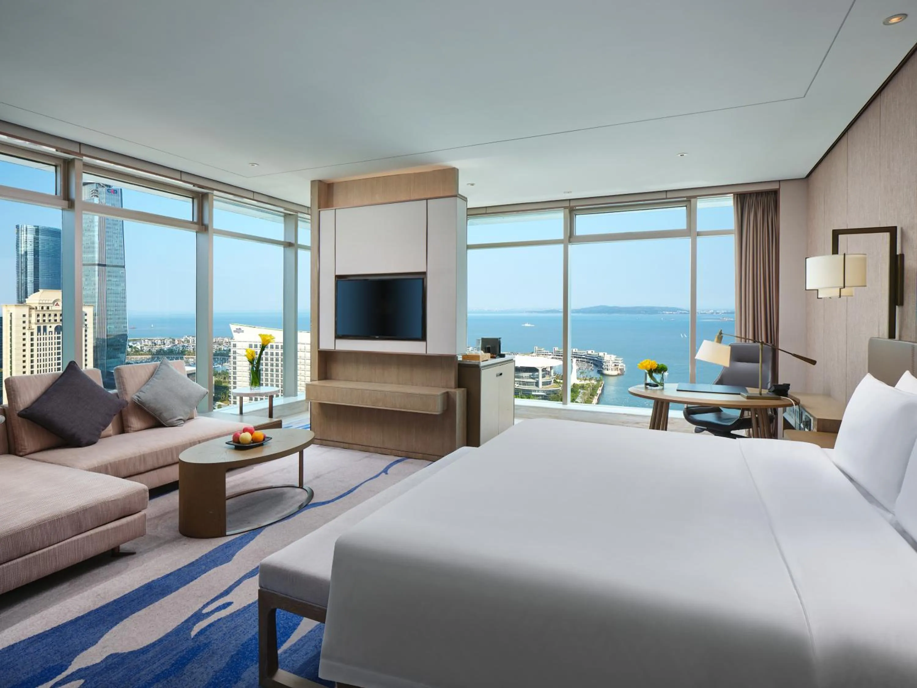 Premium King Room with Sea View and Club Lounge Access in InterContinental Xiamen by IHG
