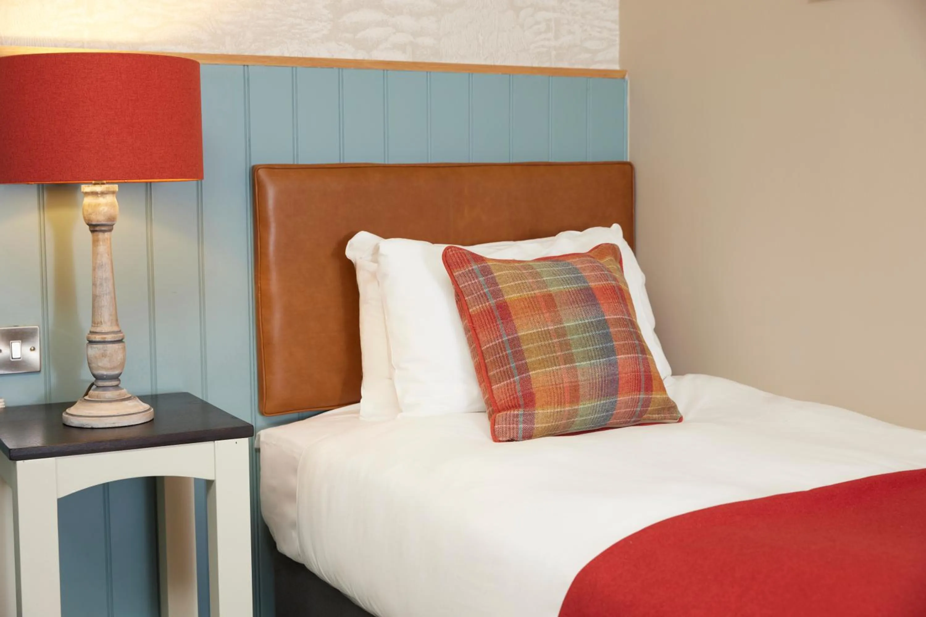 Twin Room in Feathers by Chef & Brewer Collection