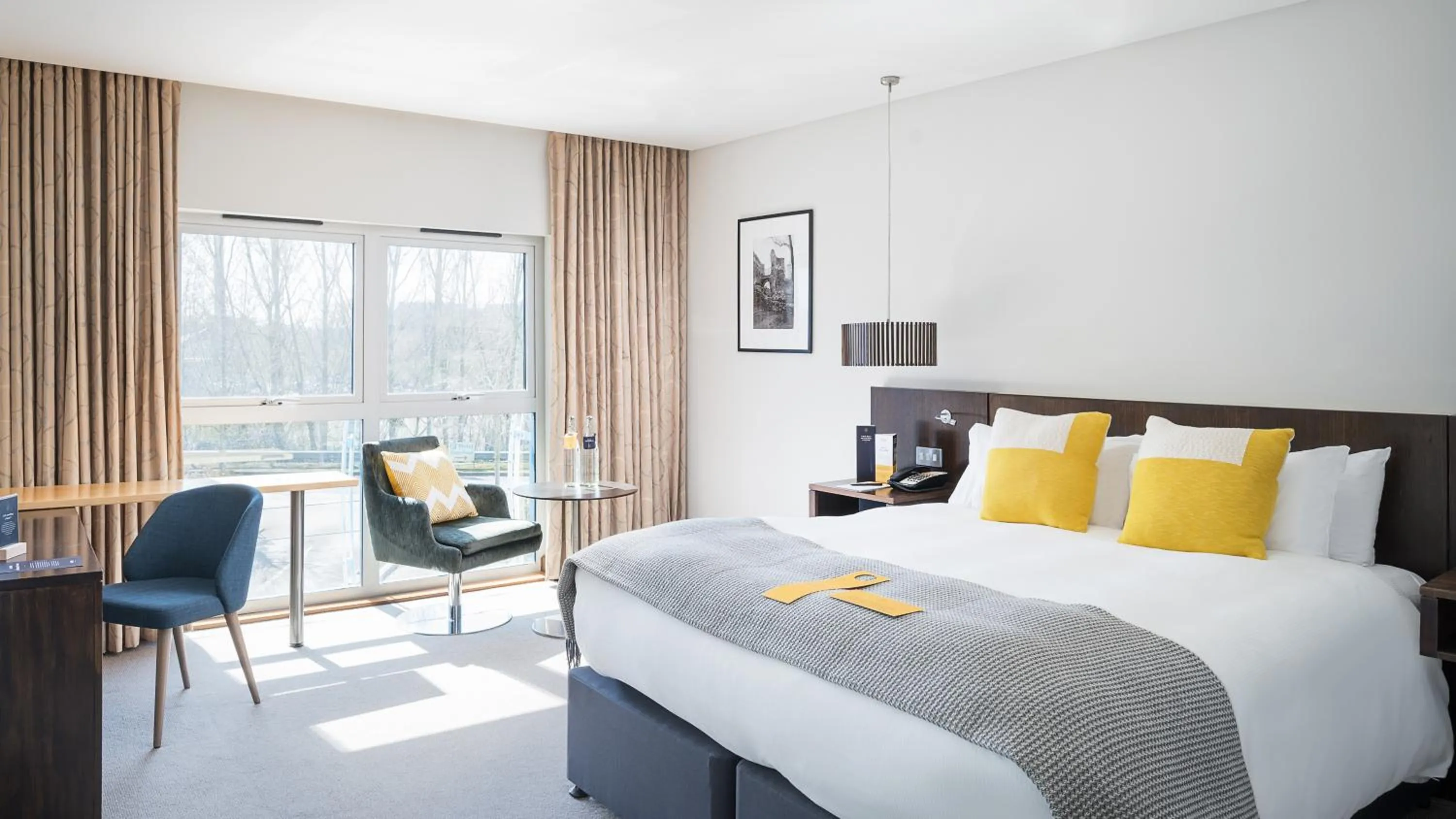 Premium King Room in voco Reading