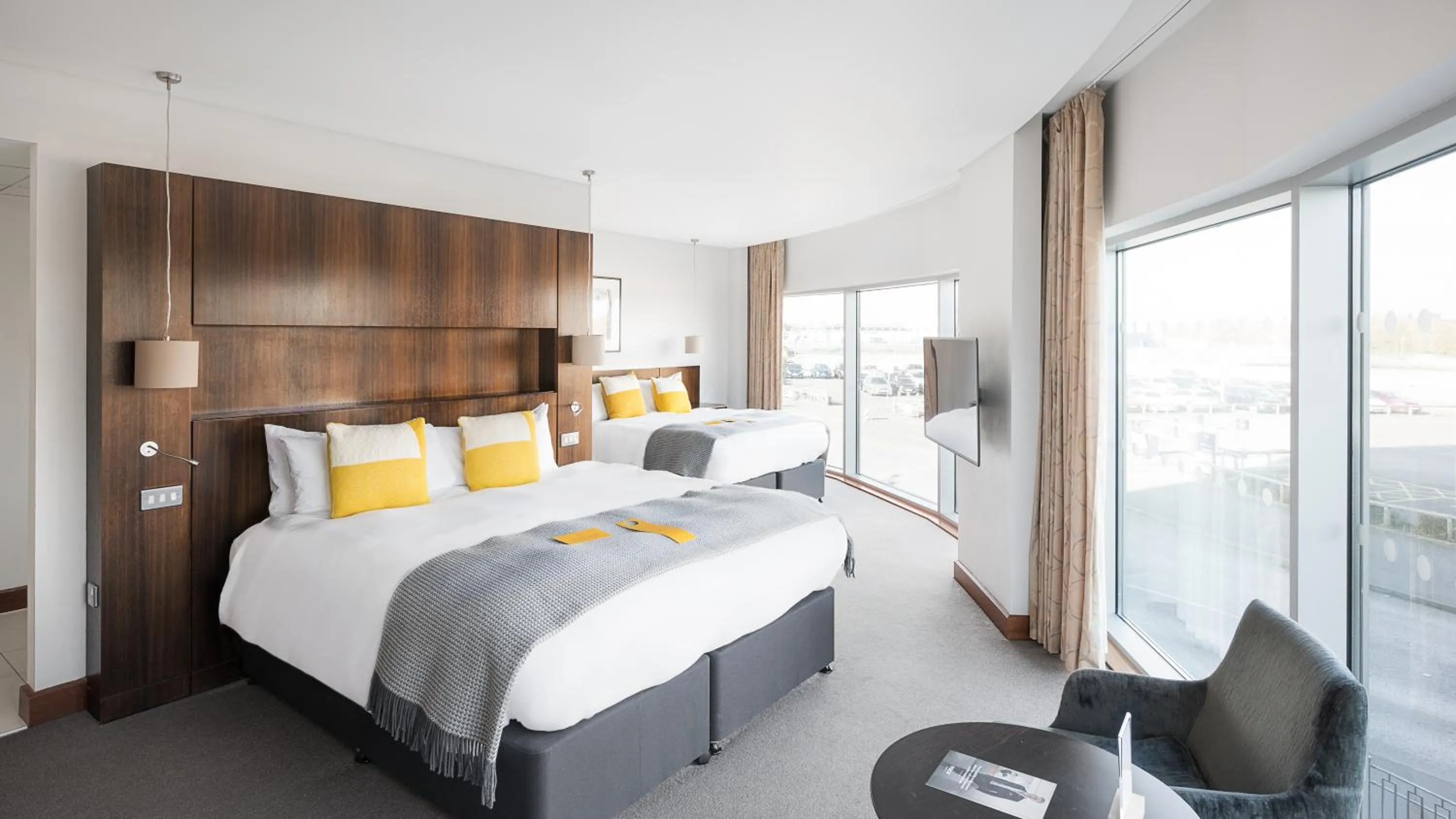 Deluxe Family Room in voco Reading