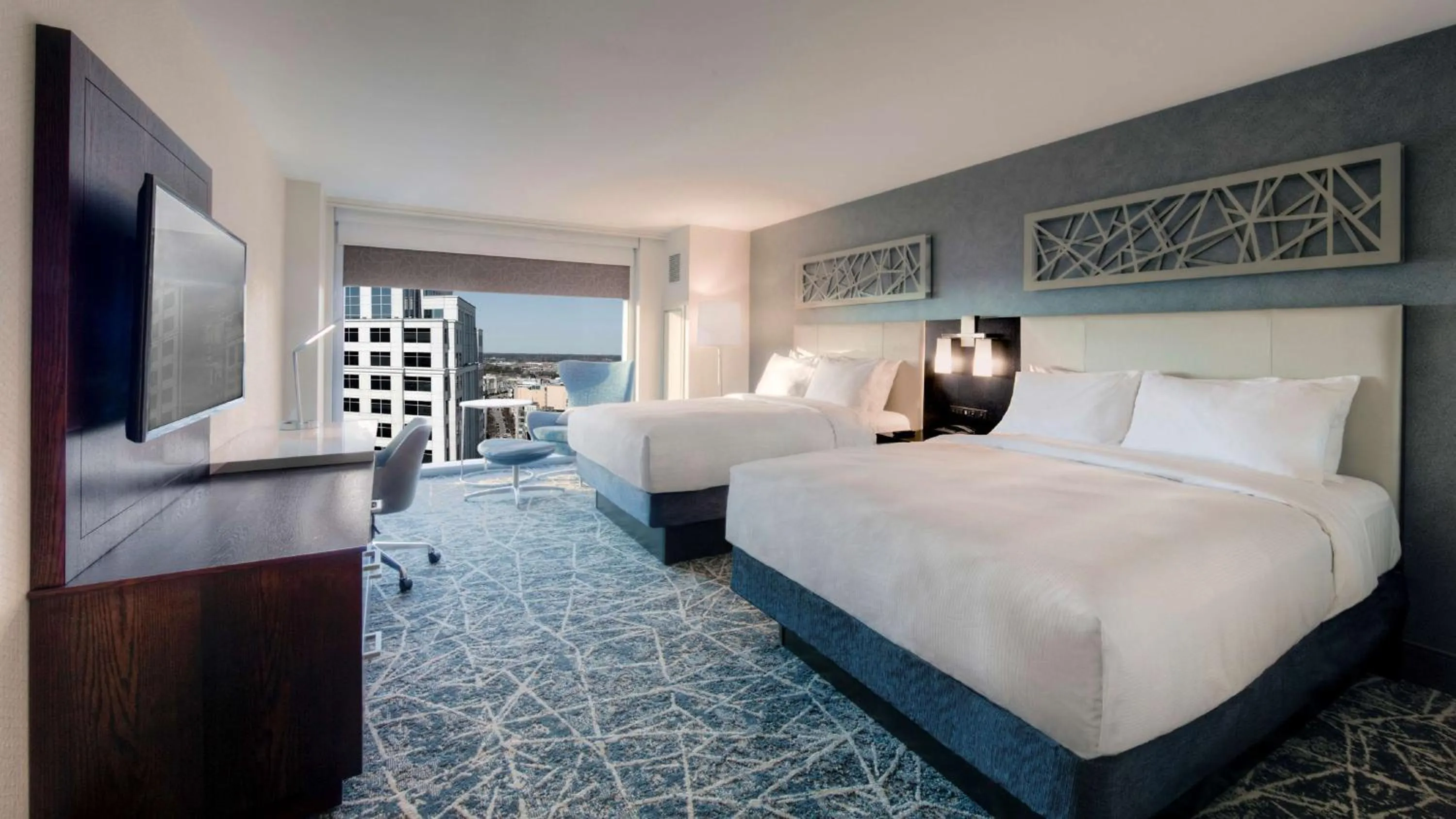 Queen Room with Two Queen Beds in Hilton Norfolk The Main