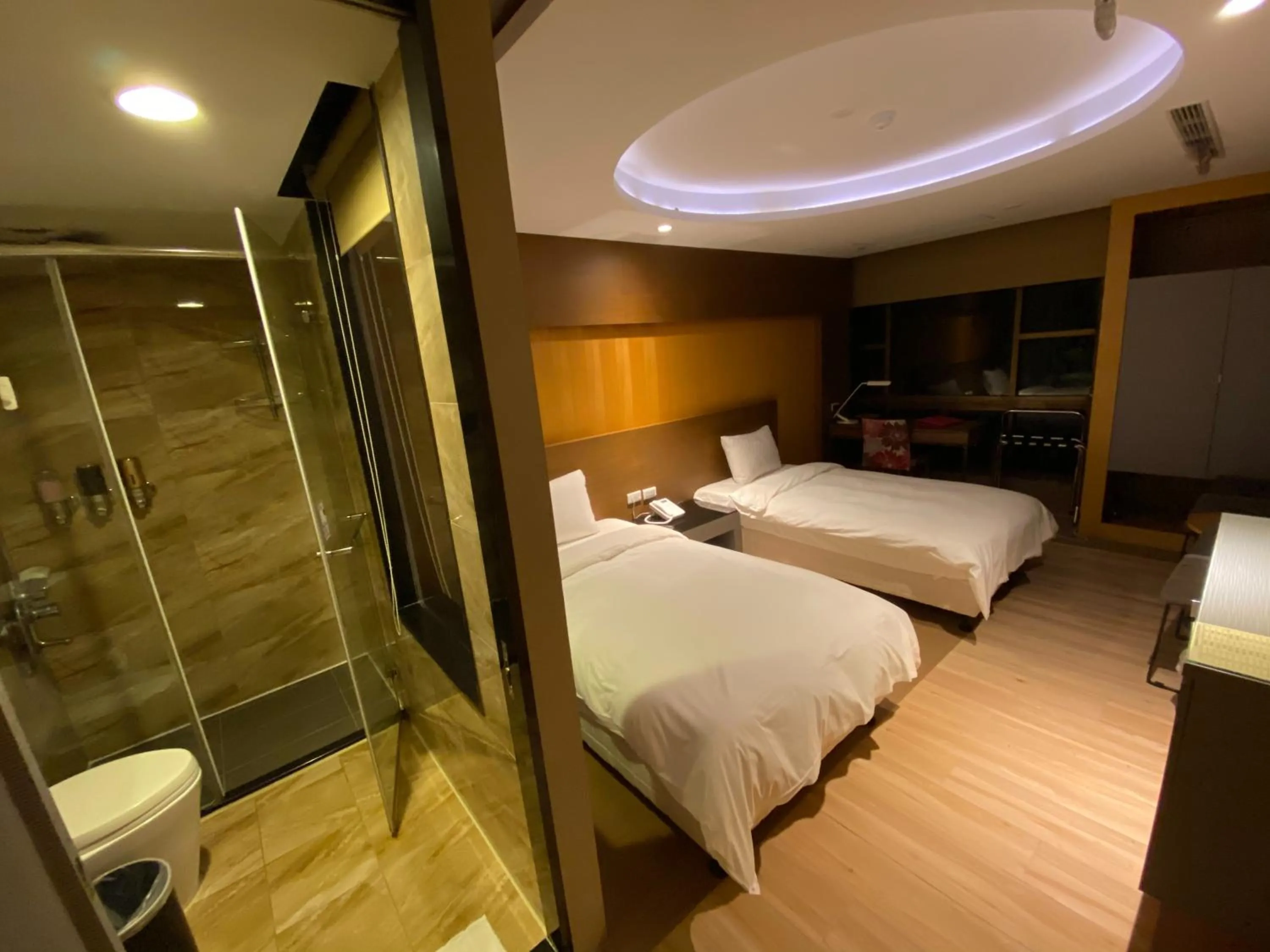 Deluxe Twin Room in Jinsa Lakeside View Resort