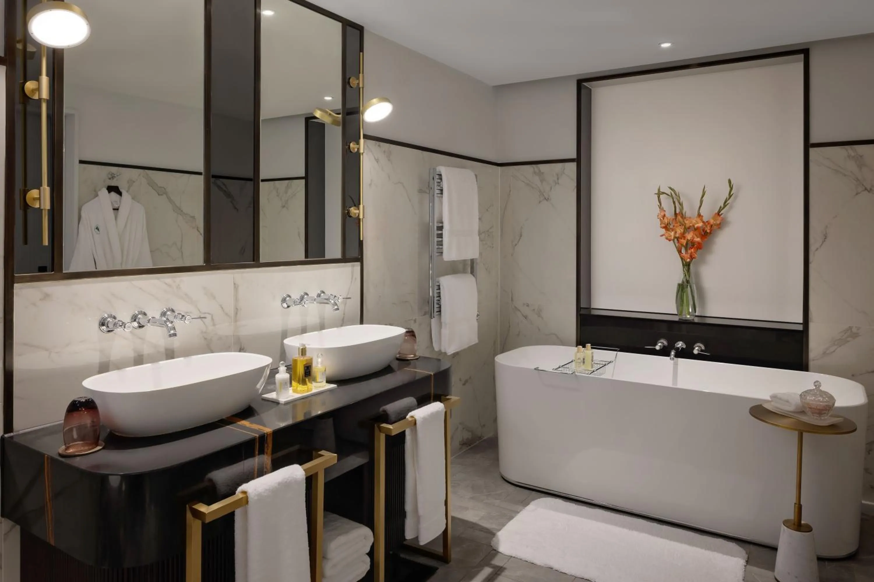 One-Bedroom Suite in The Biltmore Mayfair