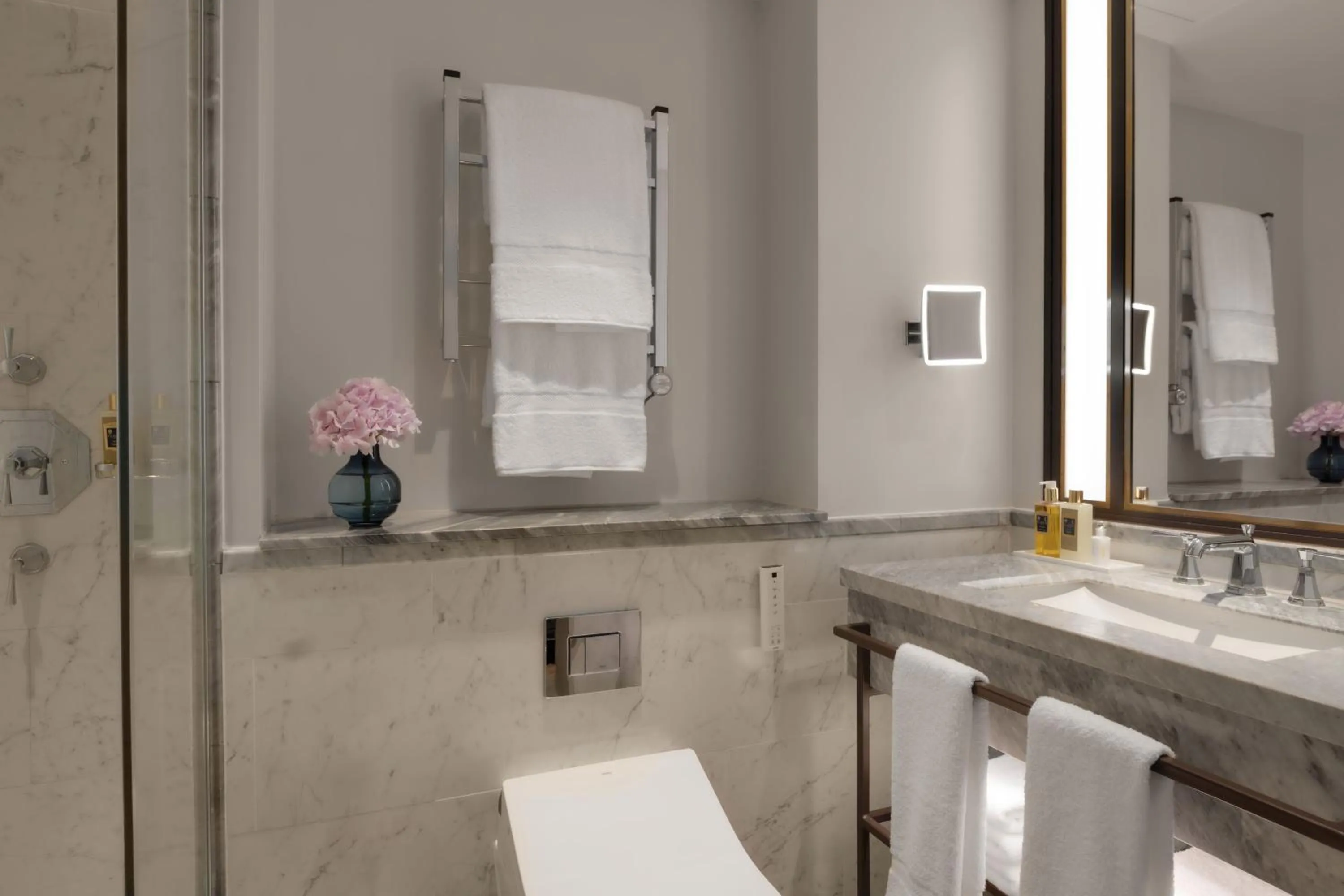 Deluxe King Room in The Biltmore Mayfair