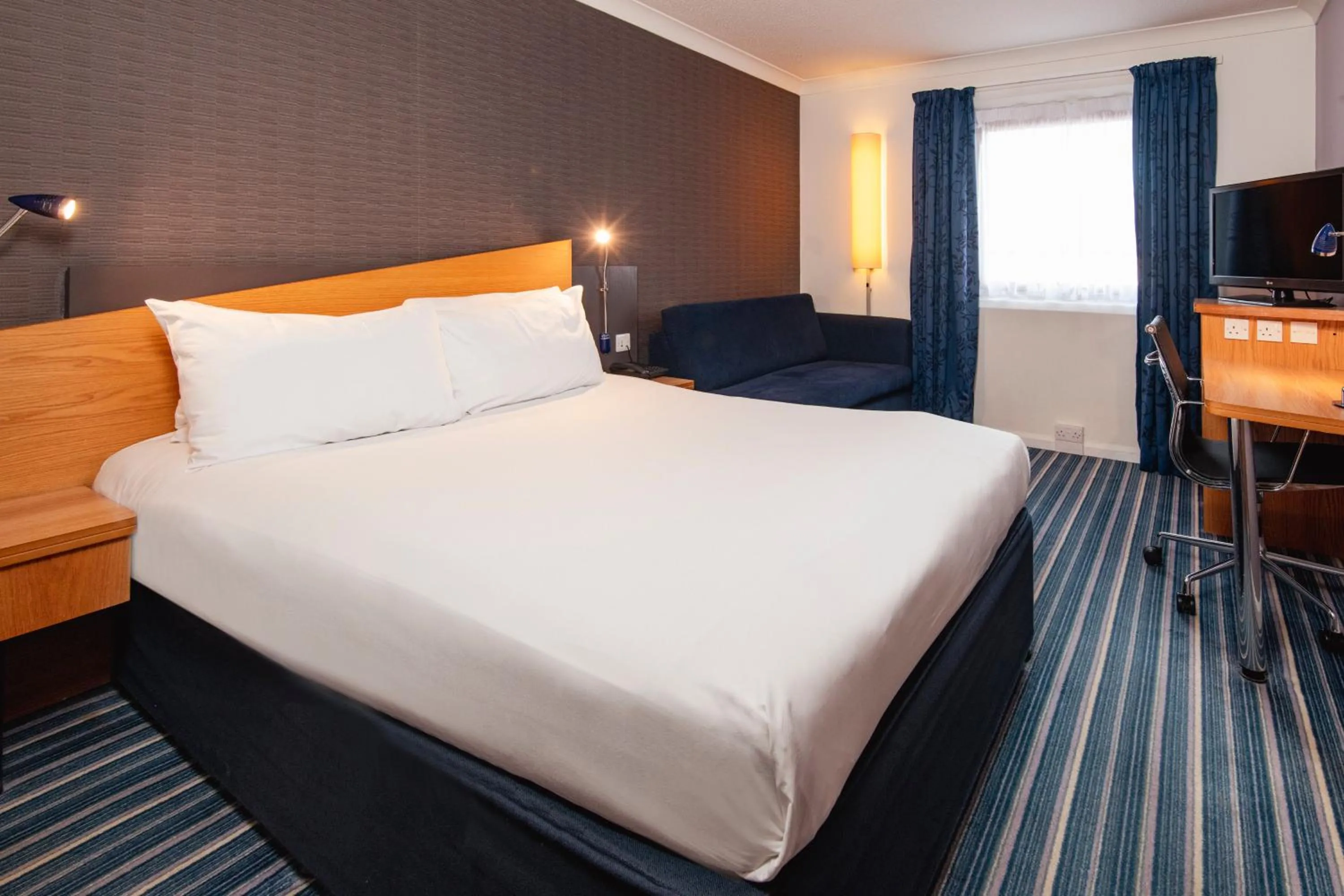 Standard Room with Free Hot Breakfast in Holiday Inn Express London Chingford by IHG