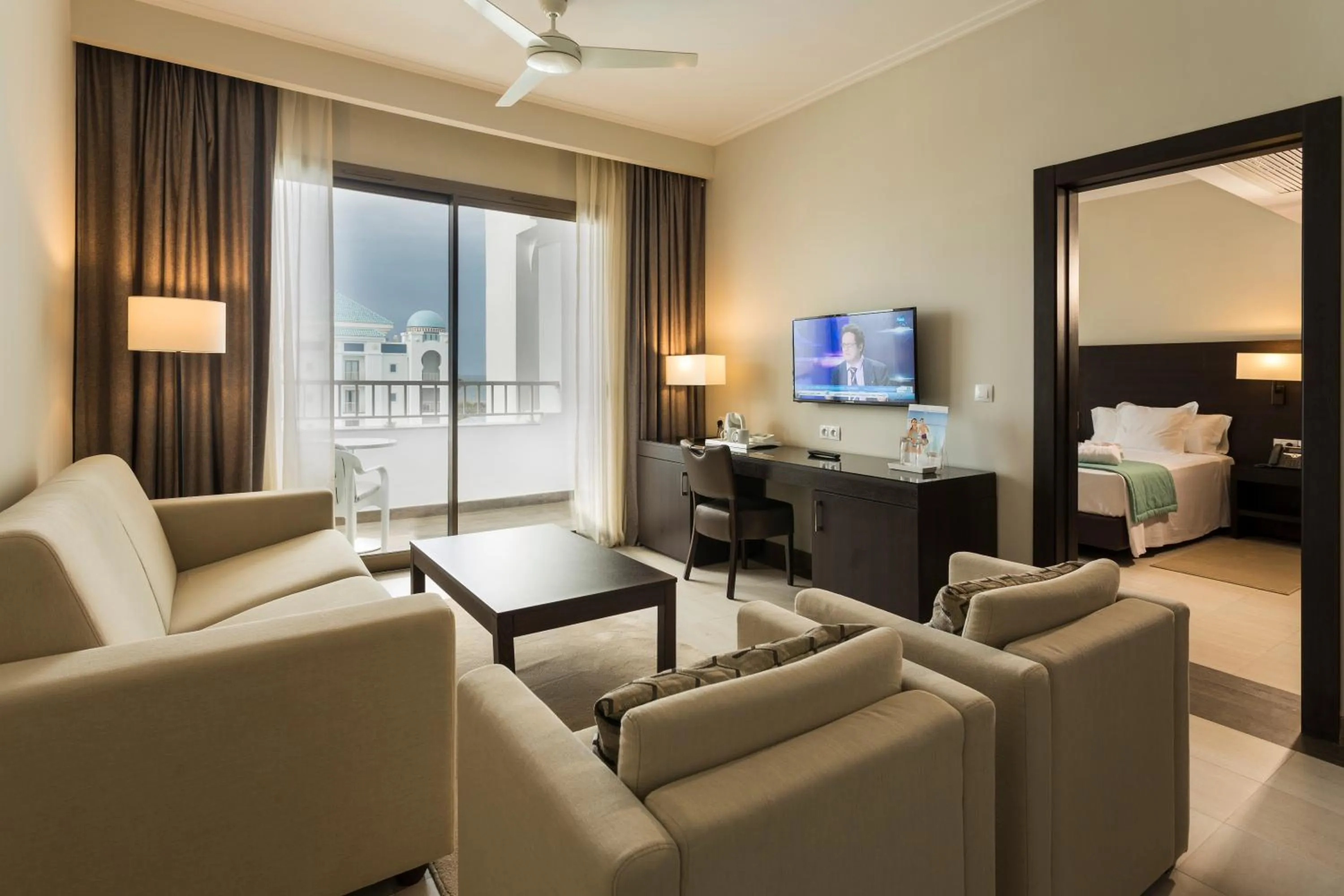 Family Room with Sea View in Concorde Green Park Palace