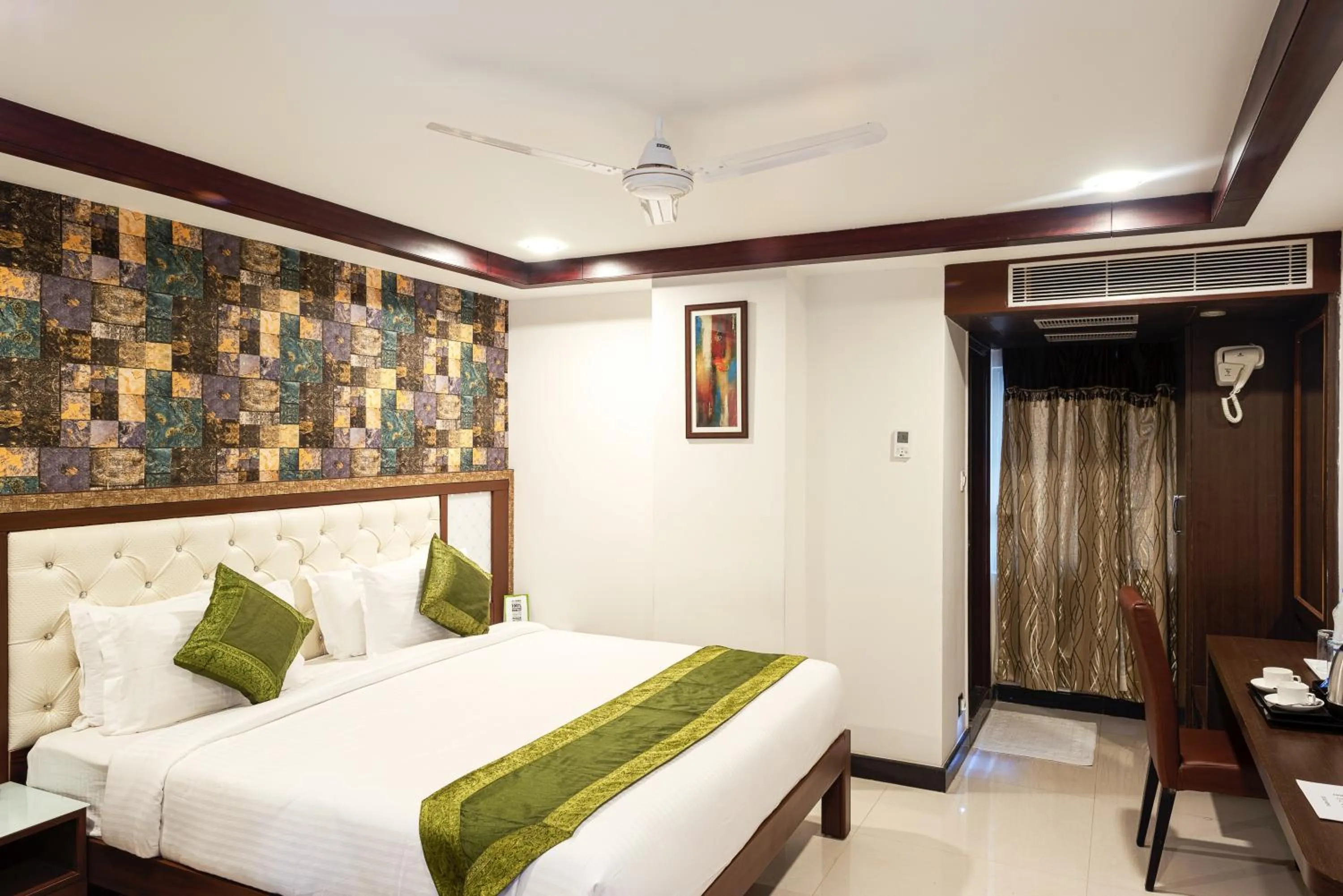 Deluxe Double or Twin Room - single occupancy in Treebo Empire