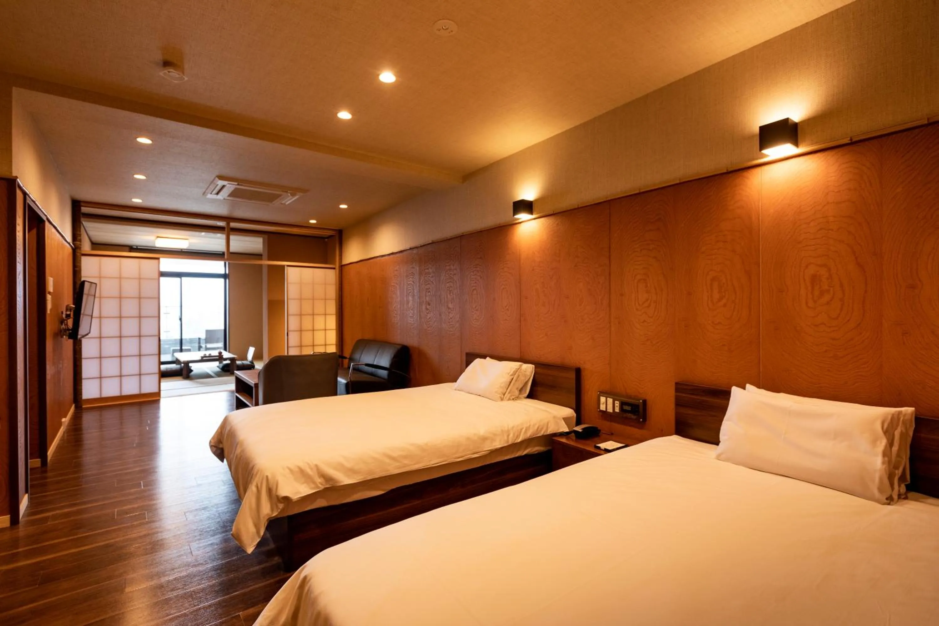 [Sora] Western-Style Room with Tatami Area with Indoor Bathroom  in Kannawaen