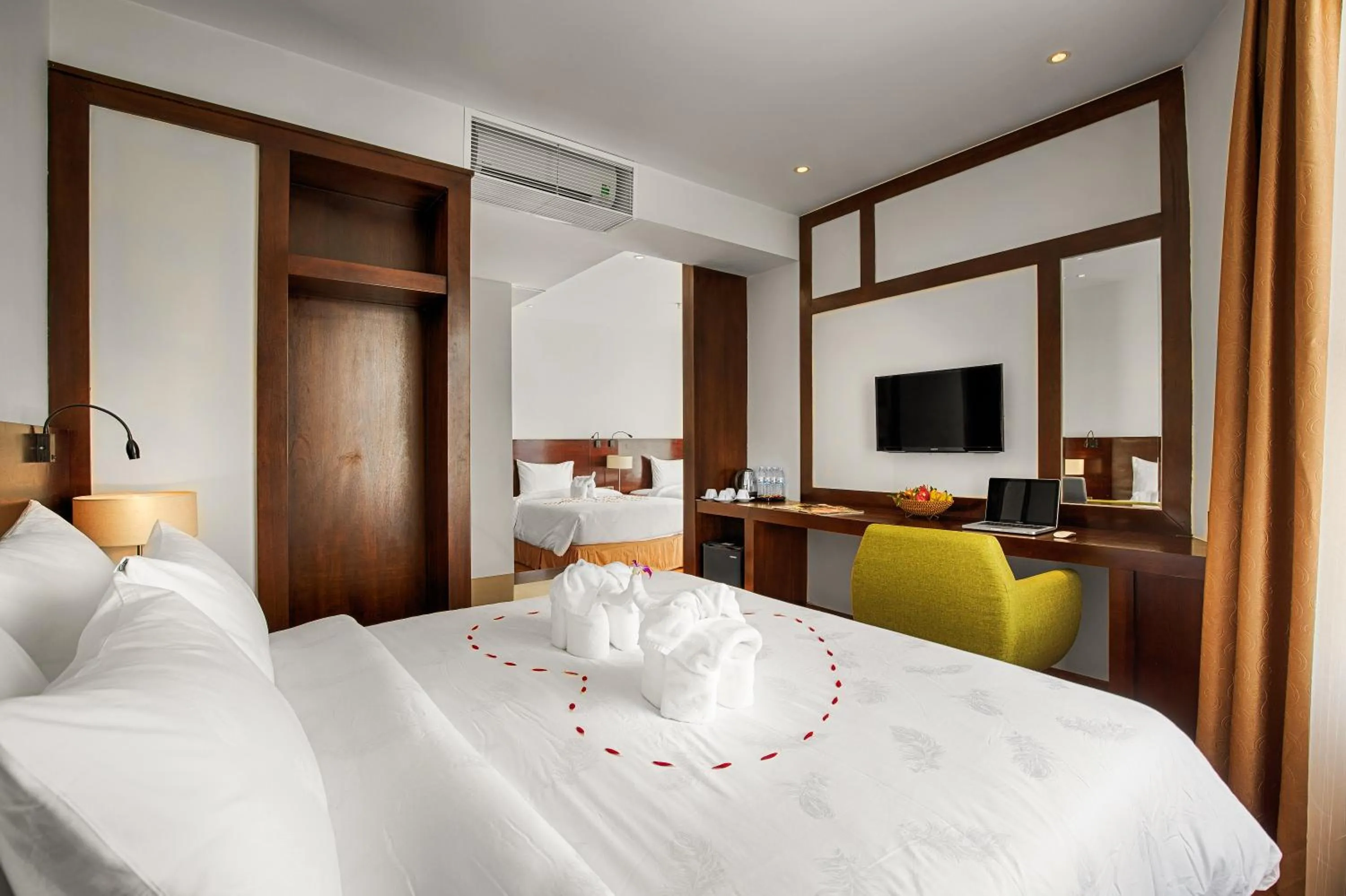 Sofia Suite Hotel & Spa Da Nang - Free 01 Draught Beer and 20-minute Spa per Room