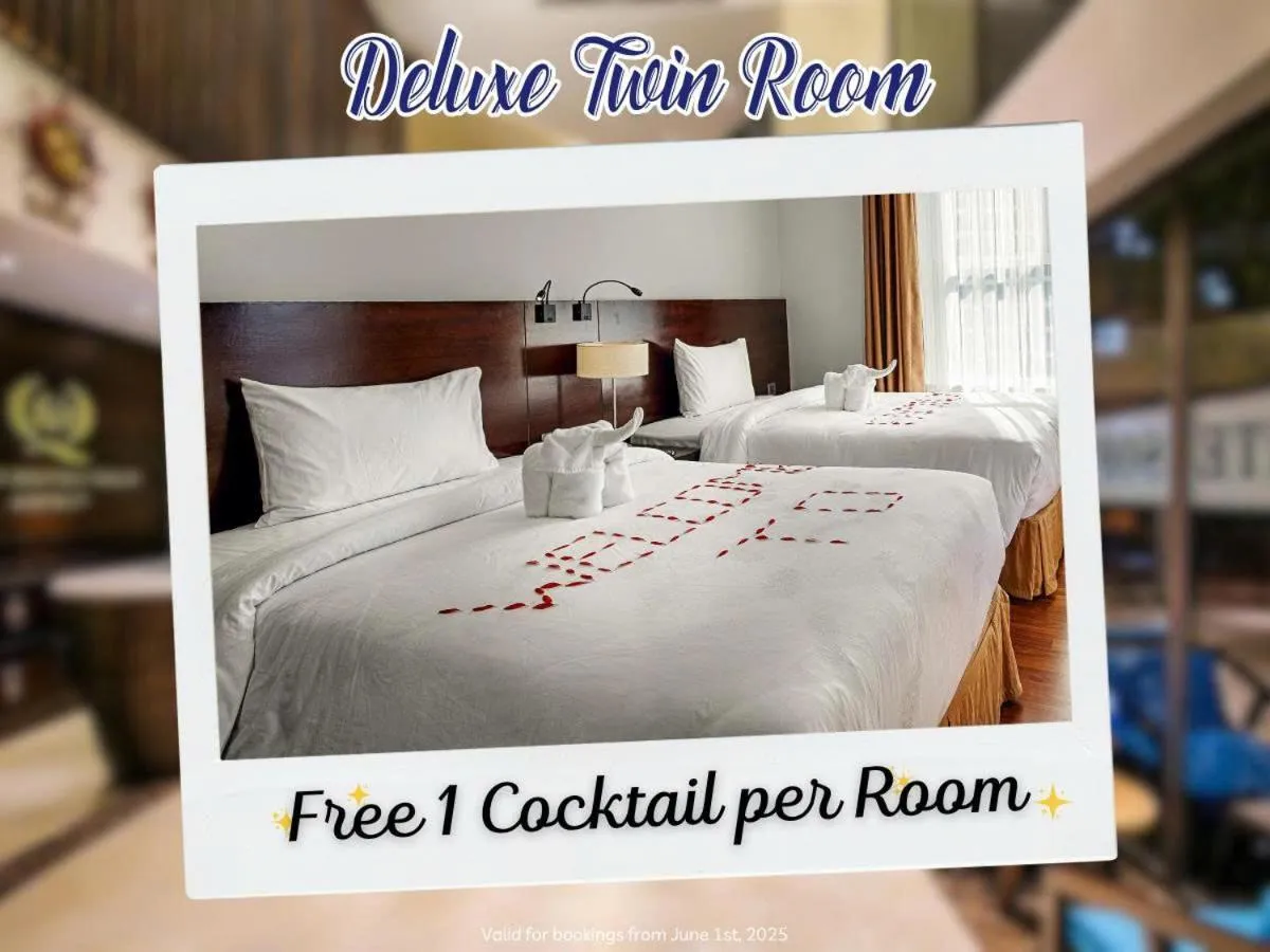 Deluxe Twin – Free 01 Vietnamese Pan Bread for Stays 2+ Nights in Sofia Suite Hotel & Spa Danang - Free Craft Beer and 20 minute Spa per room