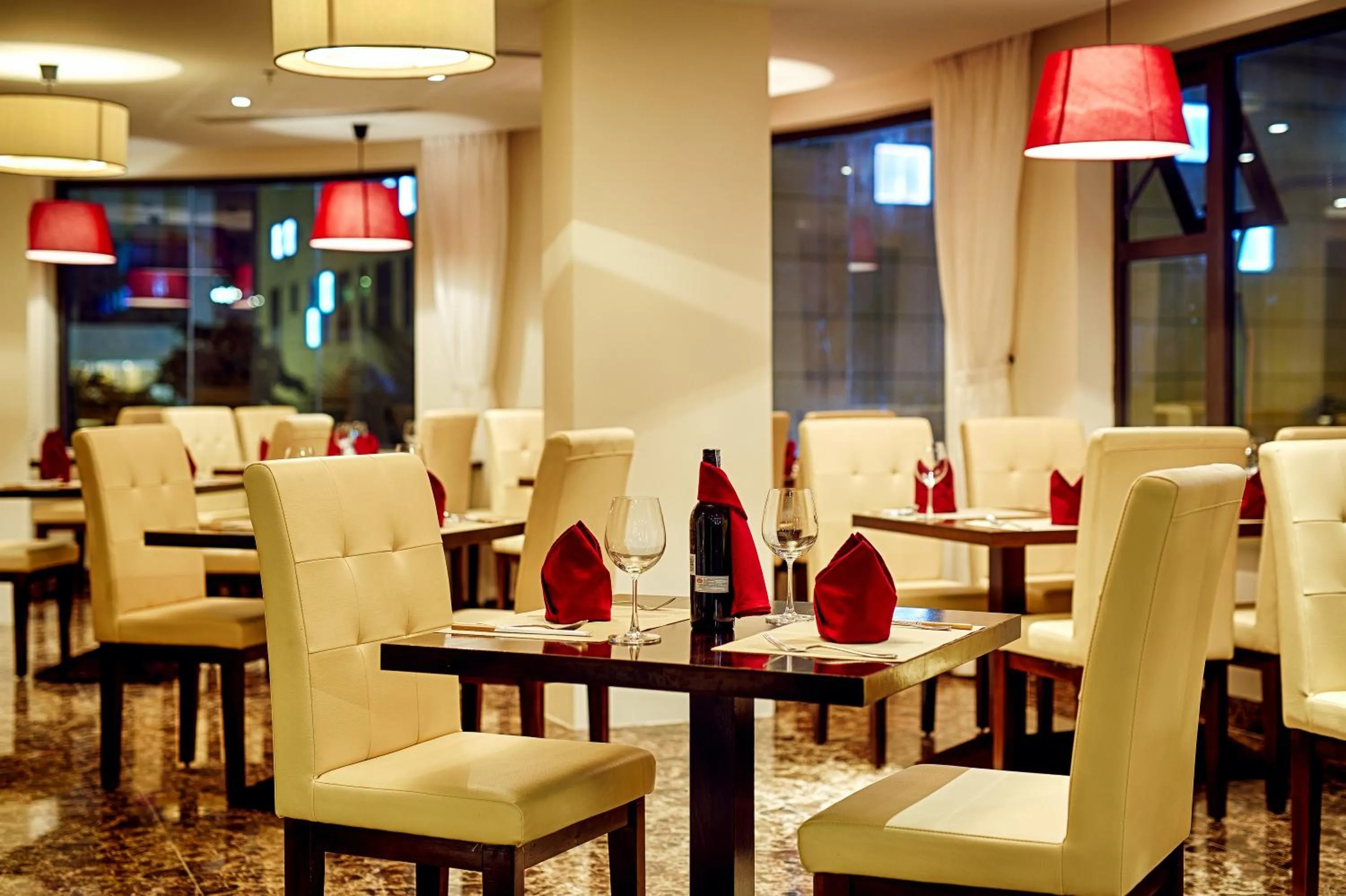 Restaurant/places to eat in Sofia Suite Hotel & Spa Da Nang - Free 01 Draught Beer and 20-minute Spa per Room