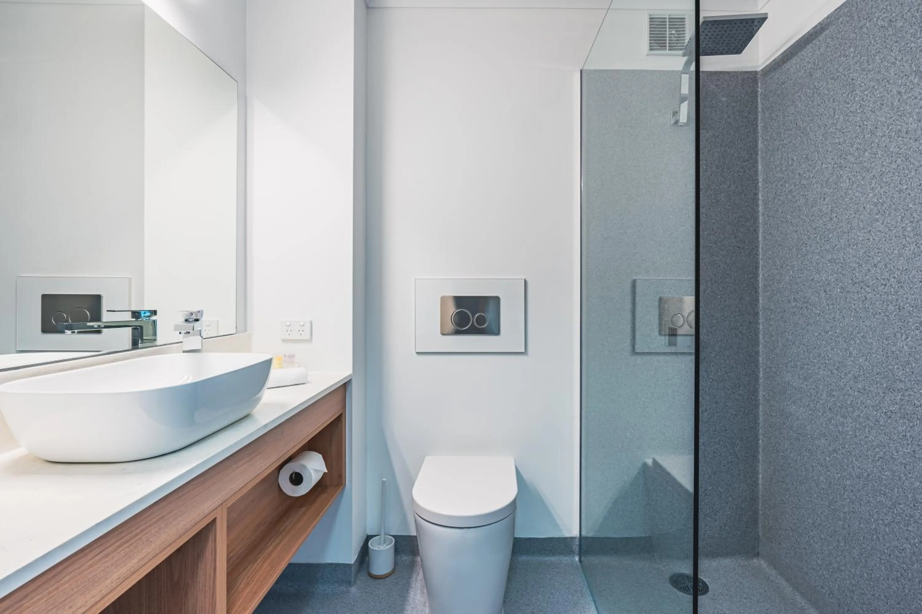 Premium King plus Single  Room with Sea View in Scamander Beach Resort